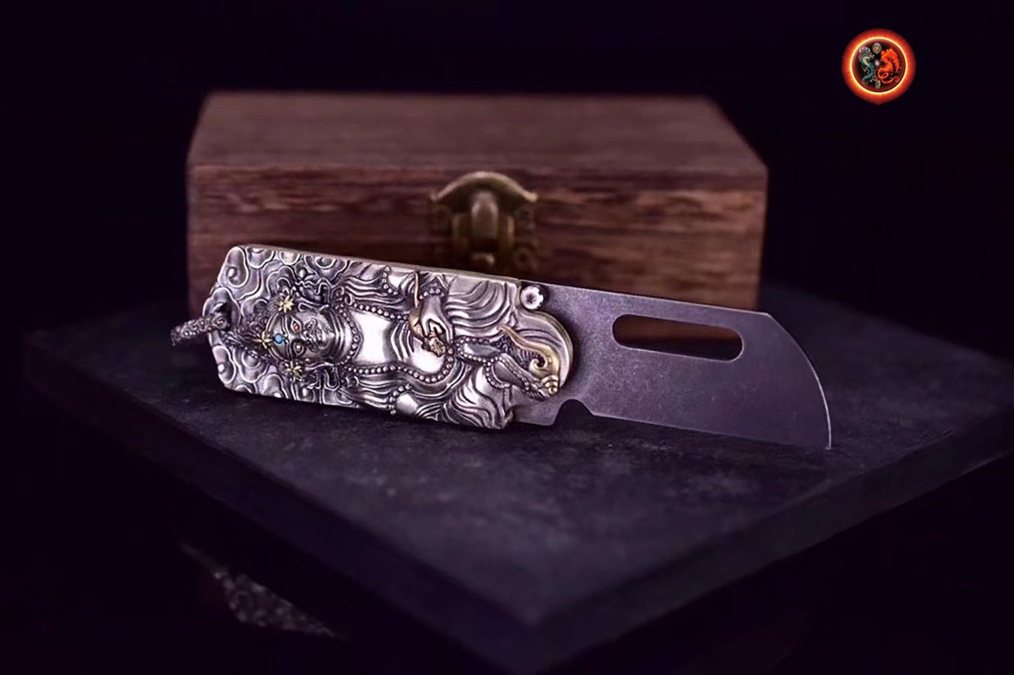 amulette, pendentif, protection bouddhiste tibetaine. Couteau. Jambhala. Argent 925, lame en acier inoxydable. Turquoise, agate nan hong. - obsidian dragon