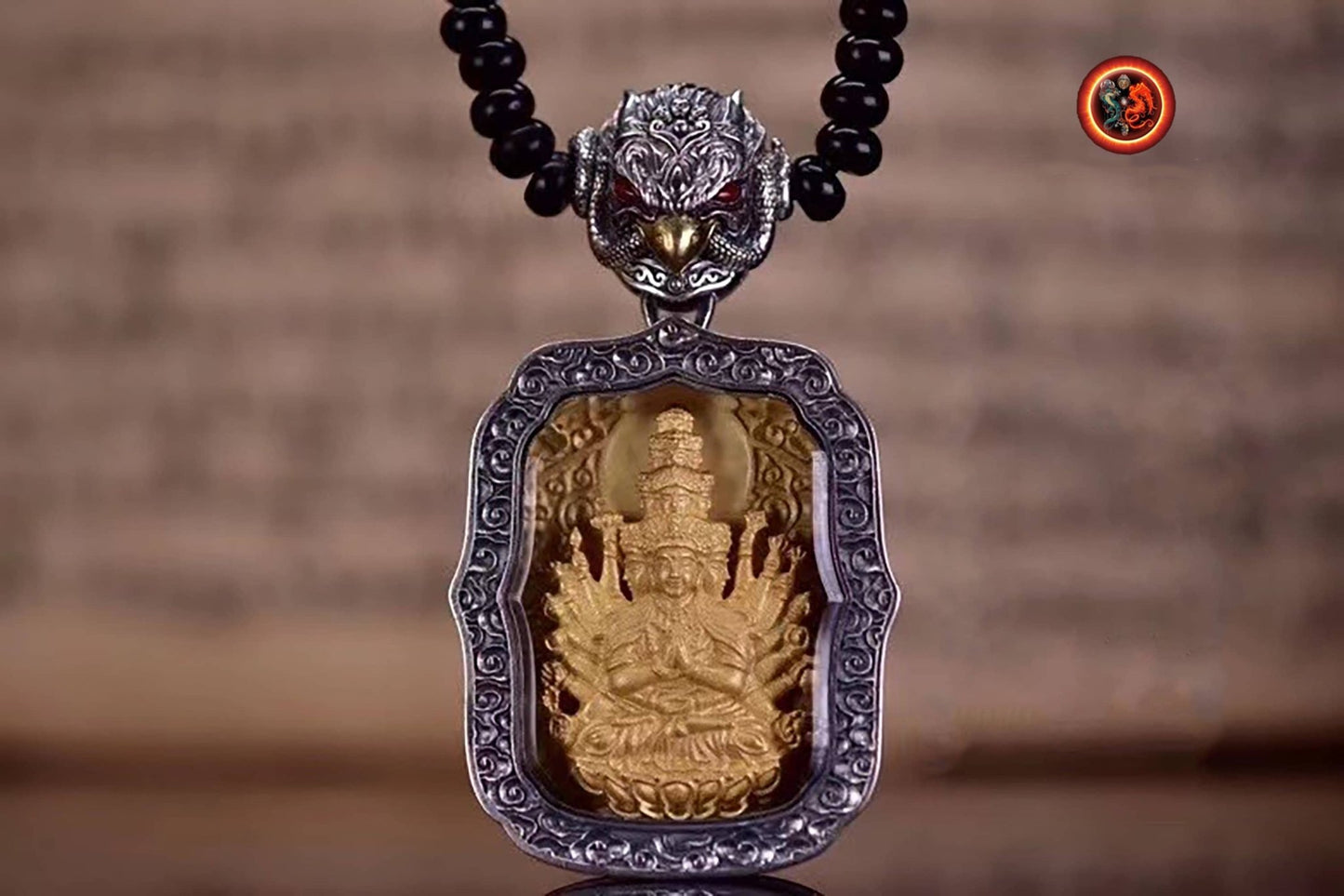 pendentif amulette de protection bouddhiste Bouddha Chenrezi mala de prière et méditation 108 perles, argent 925 or 18K bélière Garuda - obsidian dragon