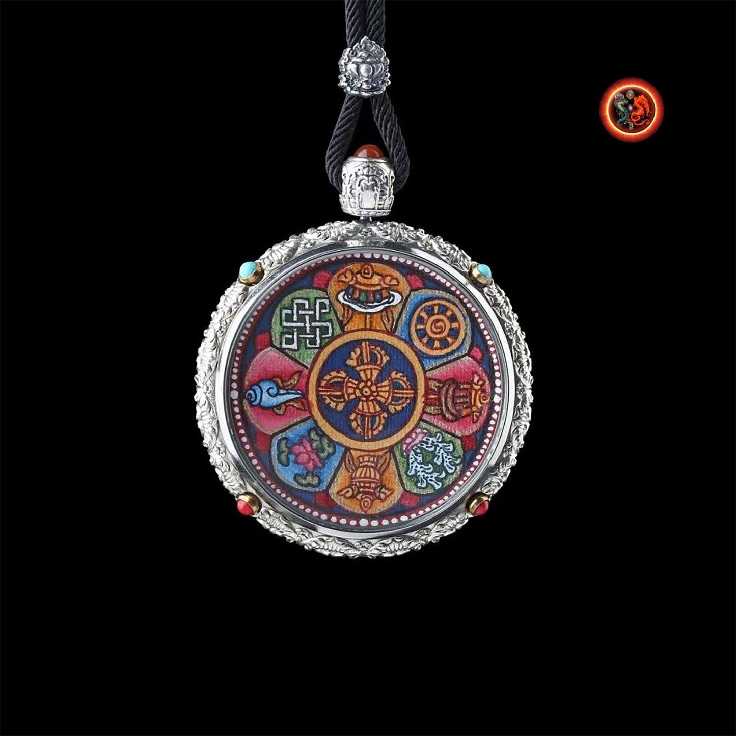 Ghau, amulette, pendentif bouddhiste tibétain 8 signes auspicieux du bouddhisme Véritable Tangka Regong traditionnel Argent, cuivre, grenat - obsidian dragon