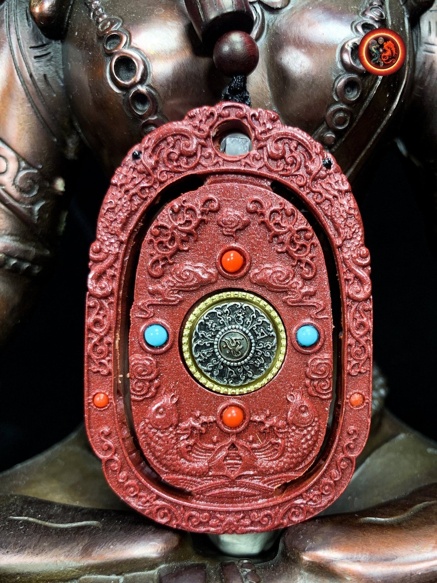 Pendentif, amulette bouddhiste tibétaine, bouddha. Akashagarbha. Cinabre. sutra du coeur en nanoscript. Protection bouddhiste. Avec cordon - obsidian dragon