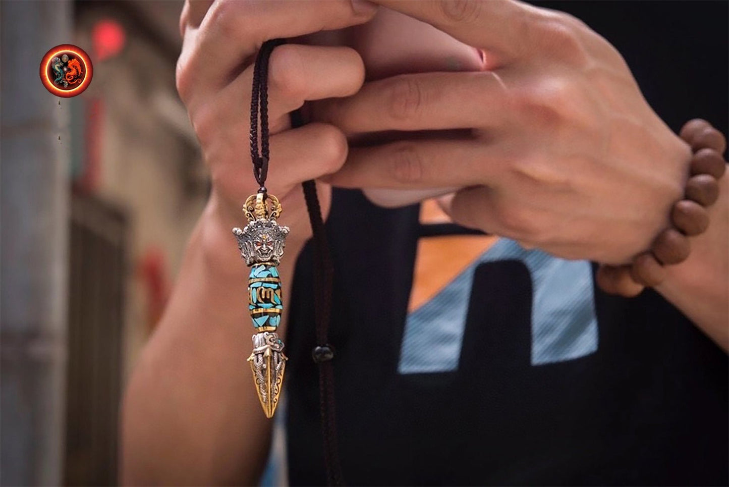 Pendentif dague Phurba bouddhisme vajrayana. DZI tournant au choix Mantra de la compassion "om mani padme hum" ou DZI à 9 yeux - obsidian dragon