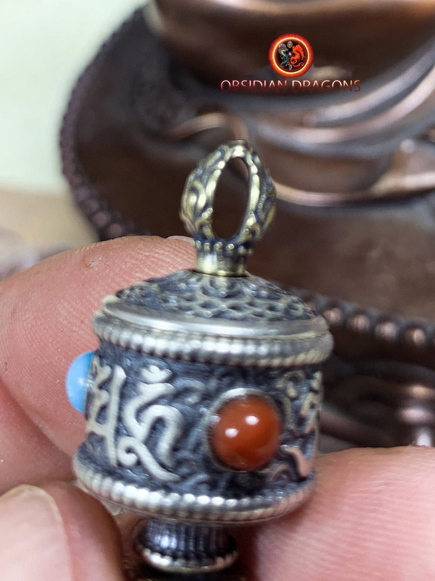 Pendentif tibetain moulin a prière, bouddhisme tibetain vajrayana. Argent 925 poinçonné - obsidian dragon