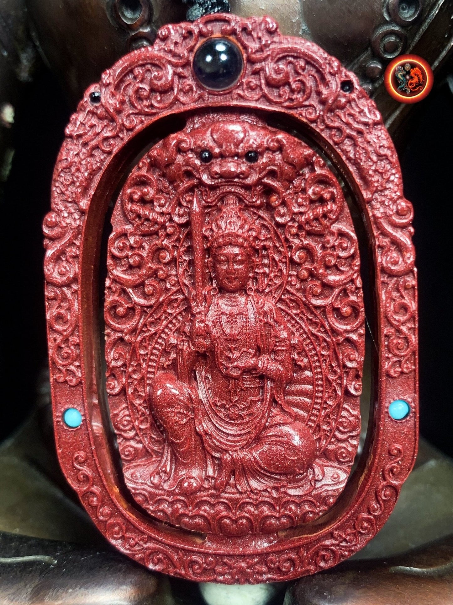Pendentif, amulette bouddhiste tibétaine, bouddha. Manjushri. Cinabre. sutra du coeur en nanoscript. Protection bouddhiste. Avec cordon - obsidian dragon