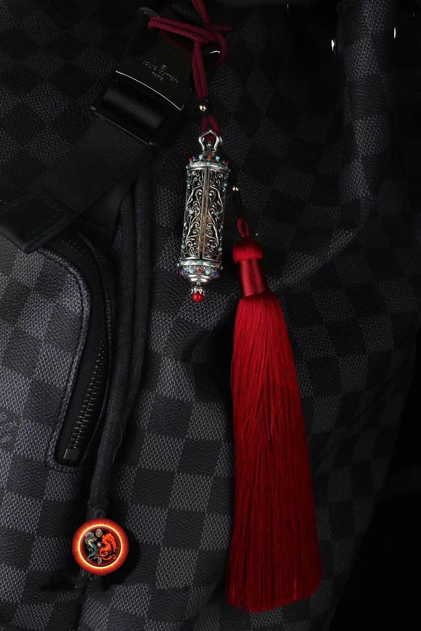 Pendentif autel bouddhiste portatif, Ghau. Dizang/ Jizo. Argent 925 plaqué or 24K. Turquoise d'Arizona, agate dite nan hong, - obsidian dragon