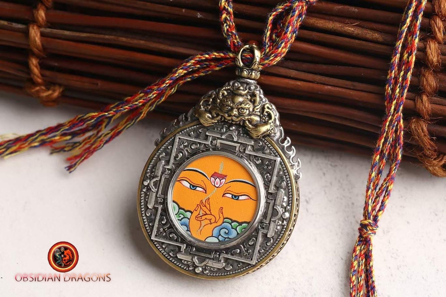 Ghau, amulette pendentif bouddhiste tibetain, bouddha protecteur en fonction de son signe zodiacal, au choix, lievre, rat, buffle ou coq - obsidian dragon