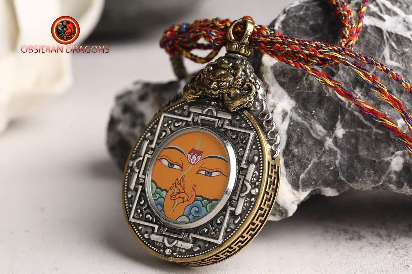 Ghau, amulette pendentif bouddhiste tibetain, bouddha protecteur en fonction de son signe zodiacal, au choix, lievre, rat, buffle ou coq - obsidian dragon