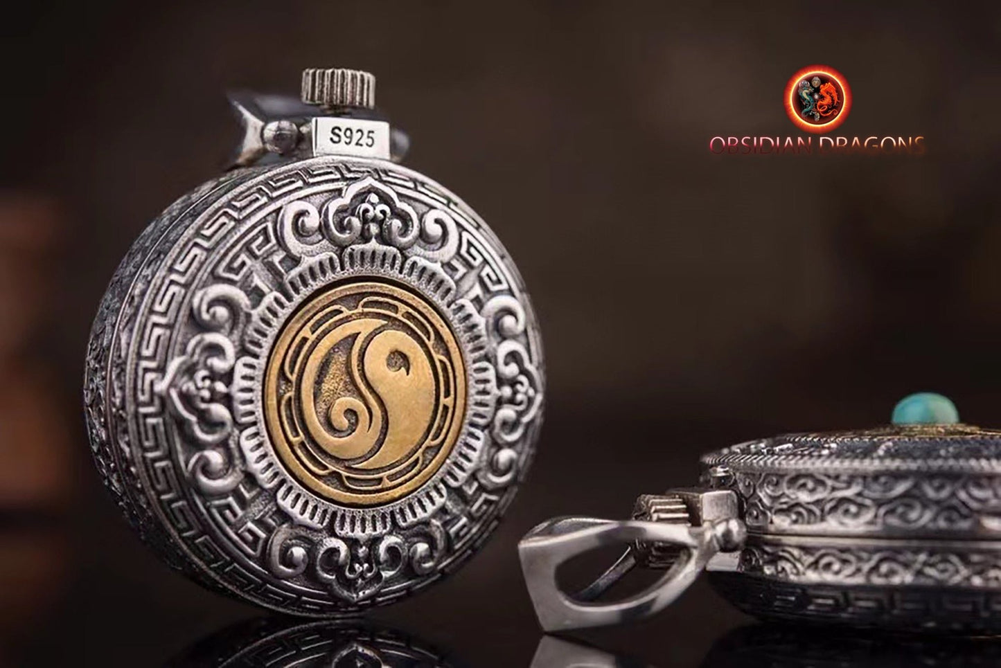 Pendentif bouddhiste tibétain mantra de la compassion et yin yang tournant. Turquoises ou agate “nan hong“ Argent 925. - obsidian dragon