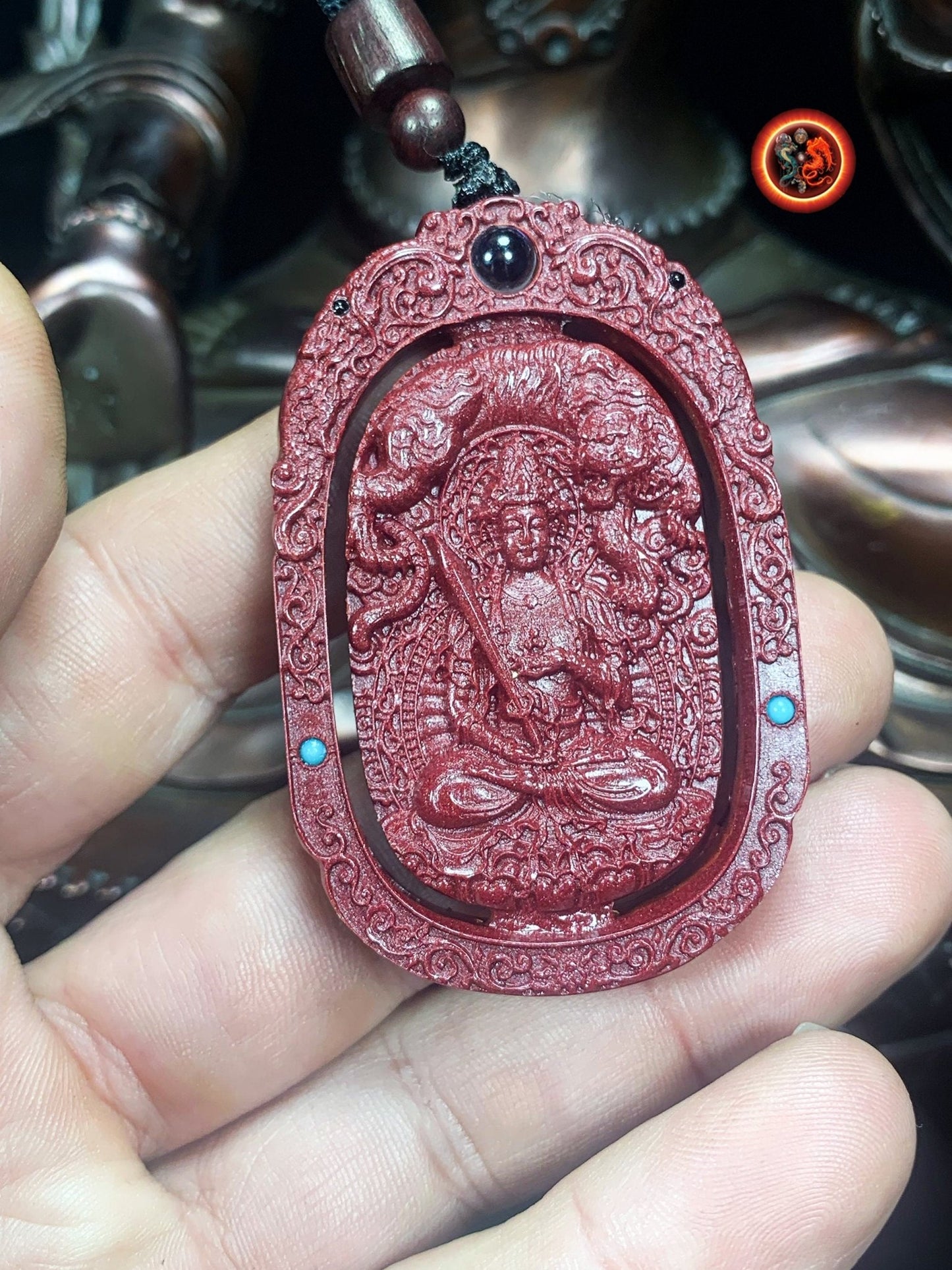 Pendentif, amulette bouddhiste tibétaine, bouddha. Akashagarbha. Cinabre. sutra du coeur en nanoscript. Protection bouddhiste. Avec cordon - obsidian dragon