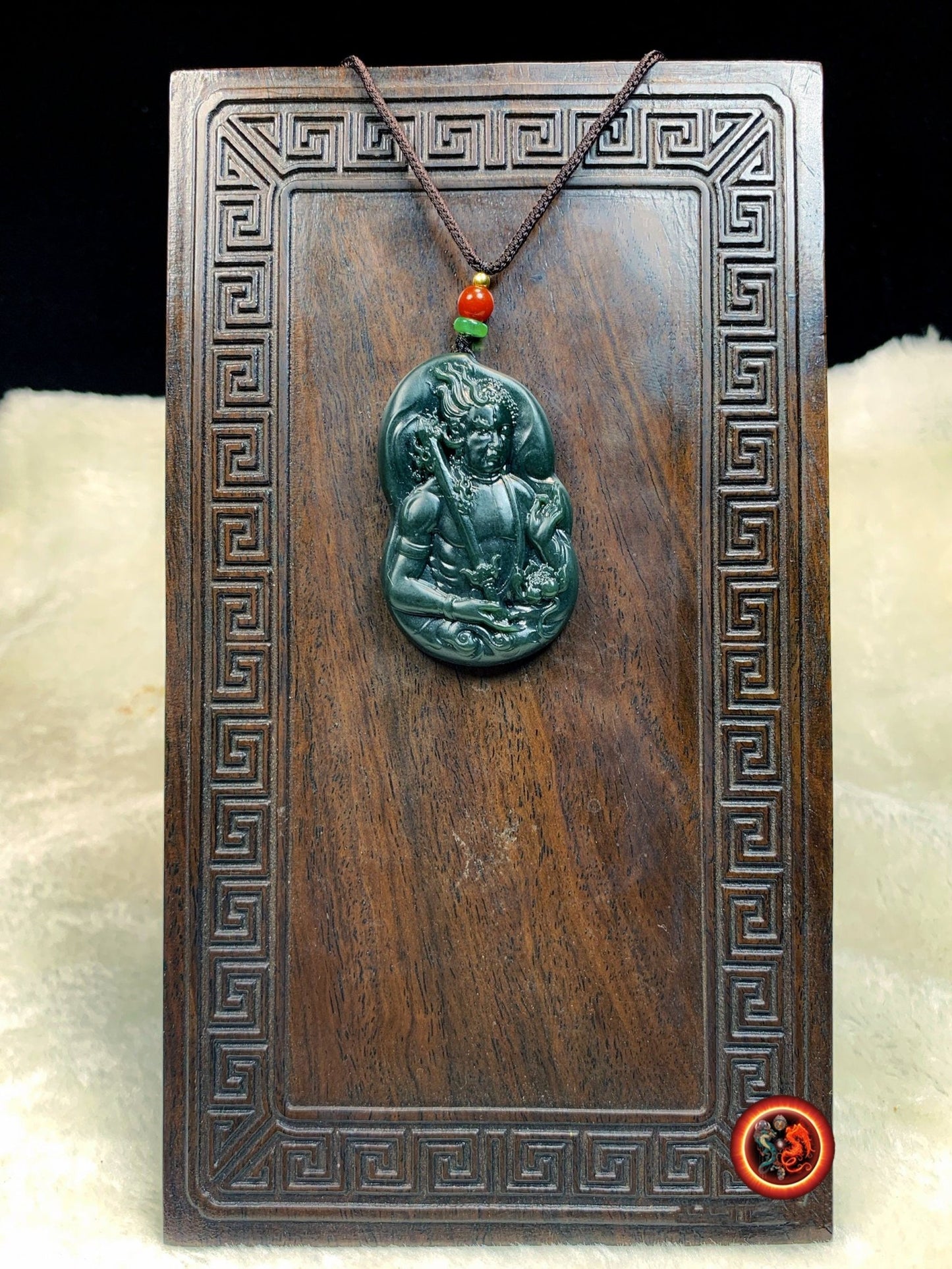 Pendentif bouddha en jade.Bouddha Acala- Bouddha Sakyamuni. Jade naturel expertisé. Entièrement réalisé artisanalement, pièce unique. - obsidian dragon