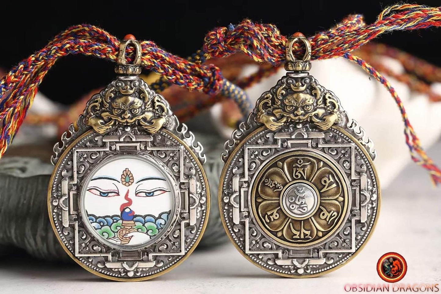 Ghau, amulette pendentif bouddhiste tibetain, bouddha protecteur en fonction de son signe zodiacal, au choix, lievre, rat, buffle ou coq - obsidian dragon