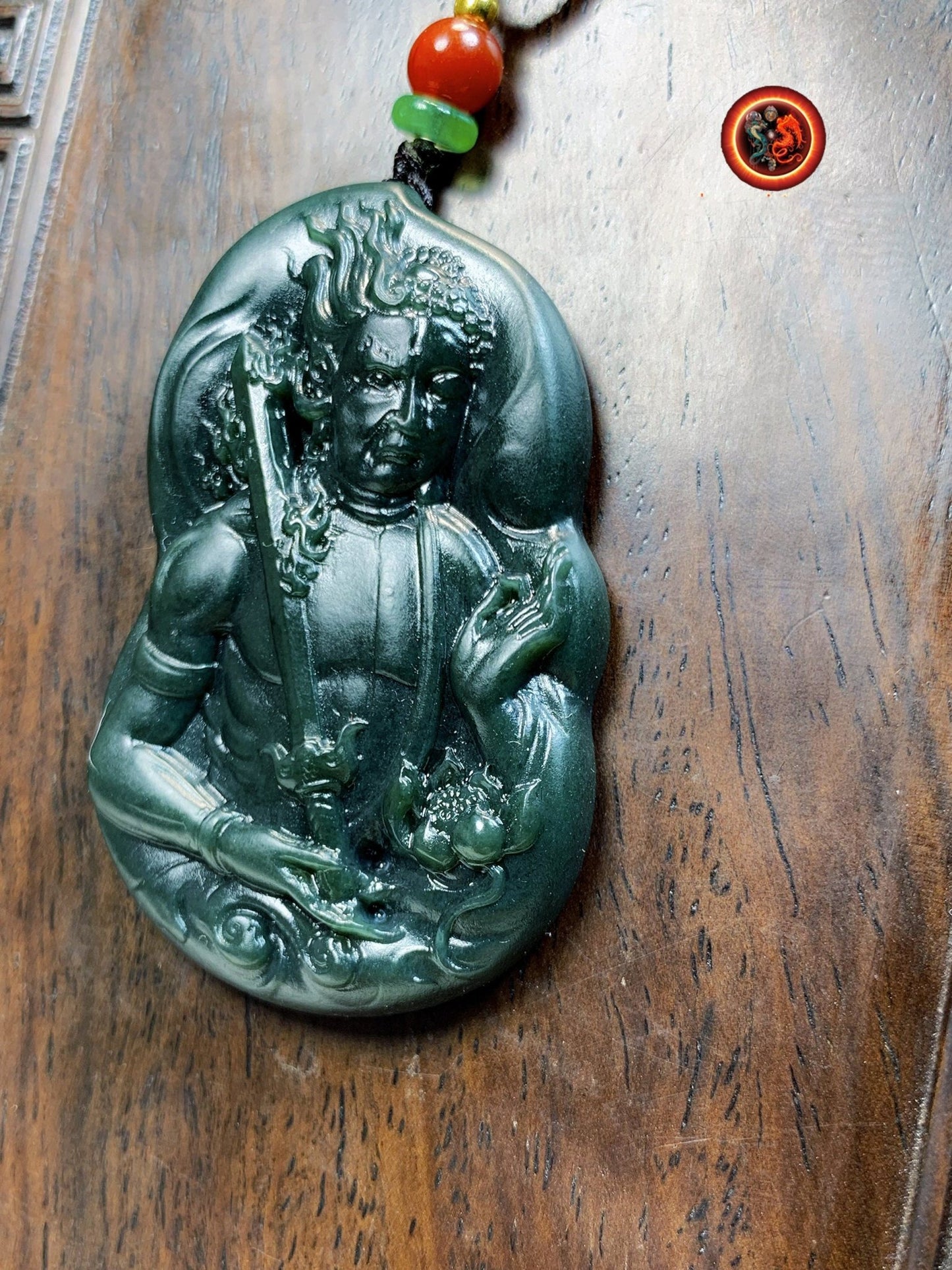 Pendentif bouddha en jade.Bouddha Acala- Bouddha Sakyamuni. Jade naturel expertisé. Entièrement réalisé artisanalement, pièce unique. - obsidian dragon
