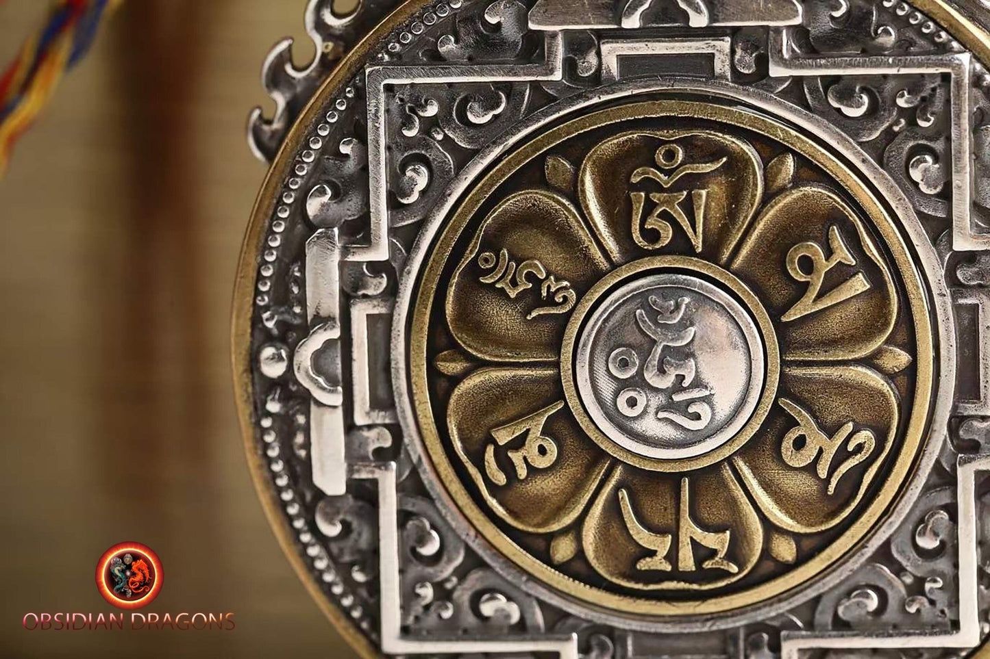 Ghau, amulette pendentif bouddhiste tibetain, bouddha protecteur en fonction de son signe zodiacal, au choix rat, dragon, serpent ou buffle - obsidian dragon