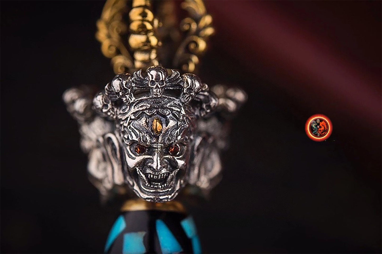 Pendentif dague Phurba bouddhisme vajrayana. DZI tournant au choix Mantra de la compassion "om mani padme hum" ou DZI à 9 yeux - obsidian dragon