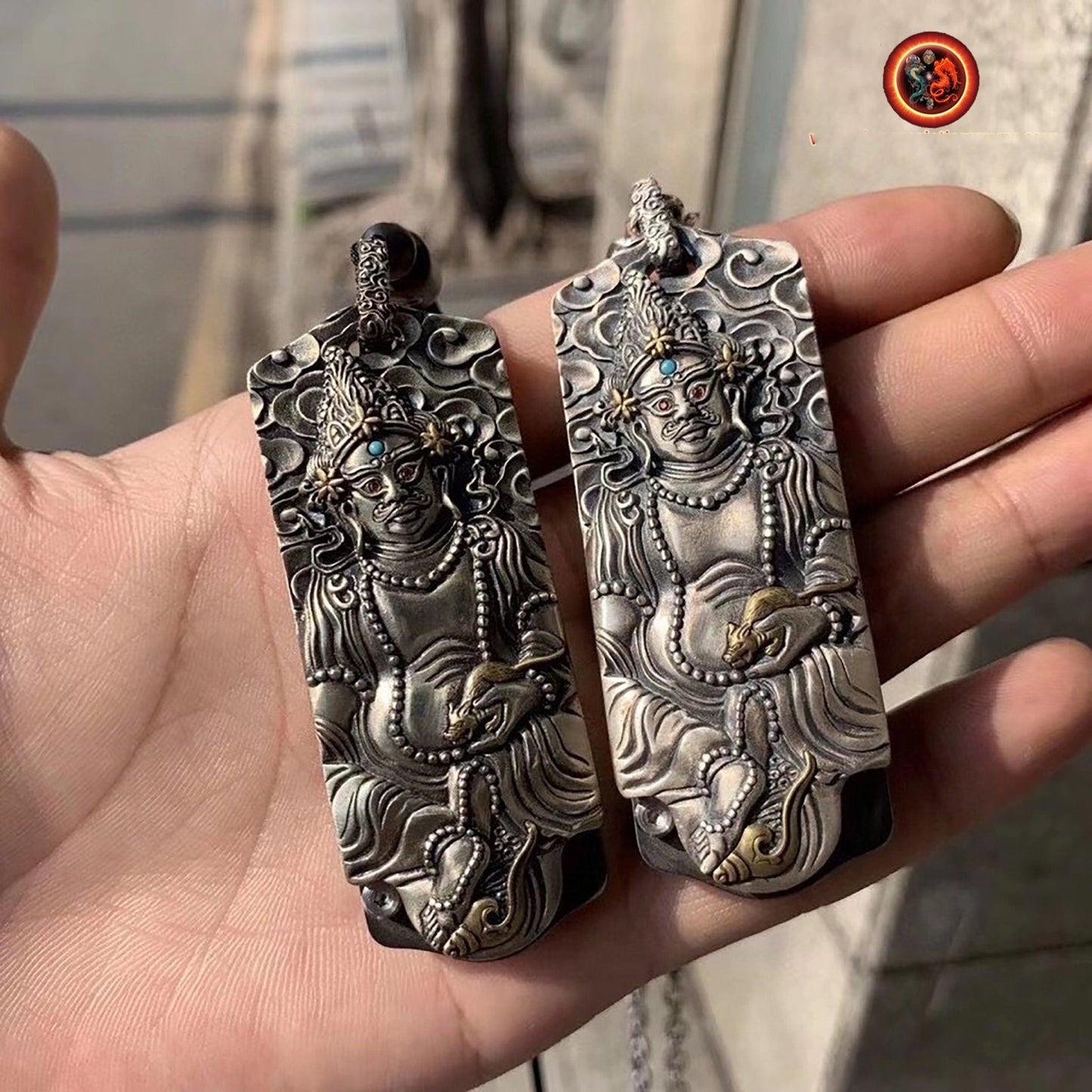 amulette, pendentif, protection bouddhiste tibetaine. Couteau. Jambhala. Argent 925, lame en acier inoxydable. Turquoise, agate nan hong. - obsidian dragon