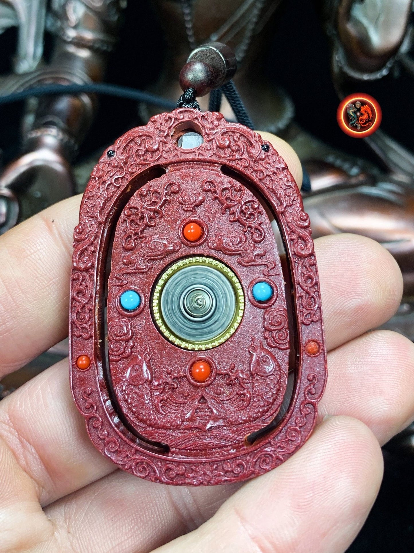 Pendentif, amulette bouddhiste tibétaine, bouddha. Akashagarbha. Cinabre. sutra du coeur en nanoscript. Protection bouddhiste. Avec cordon - obsidian dragon