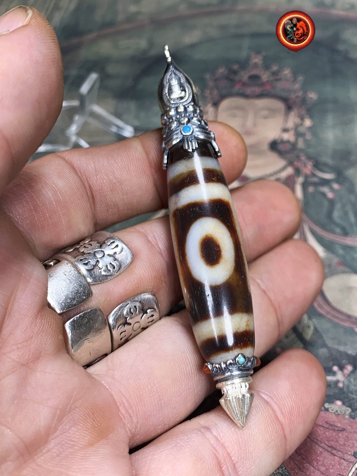 Pendentif DZI tibetain authentique. Protection tibétaine. enchâssé dans son reliquaire en argent 925. Bouddha en méditation. Turquoise agate - obsidian dragon