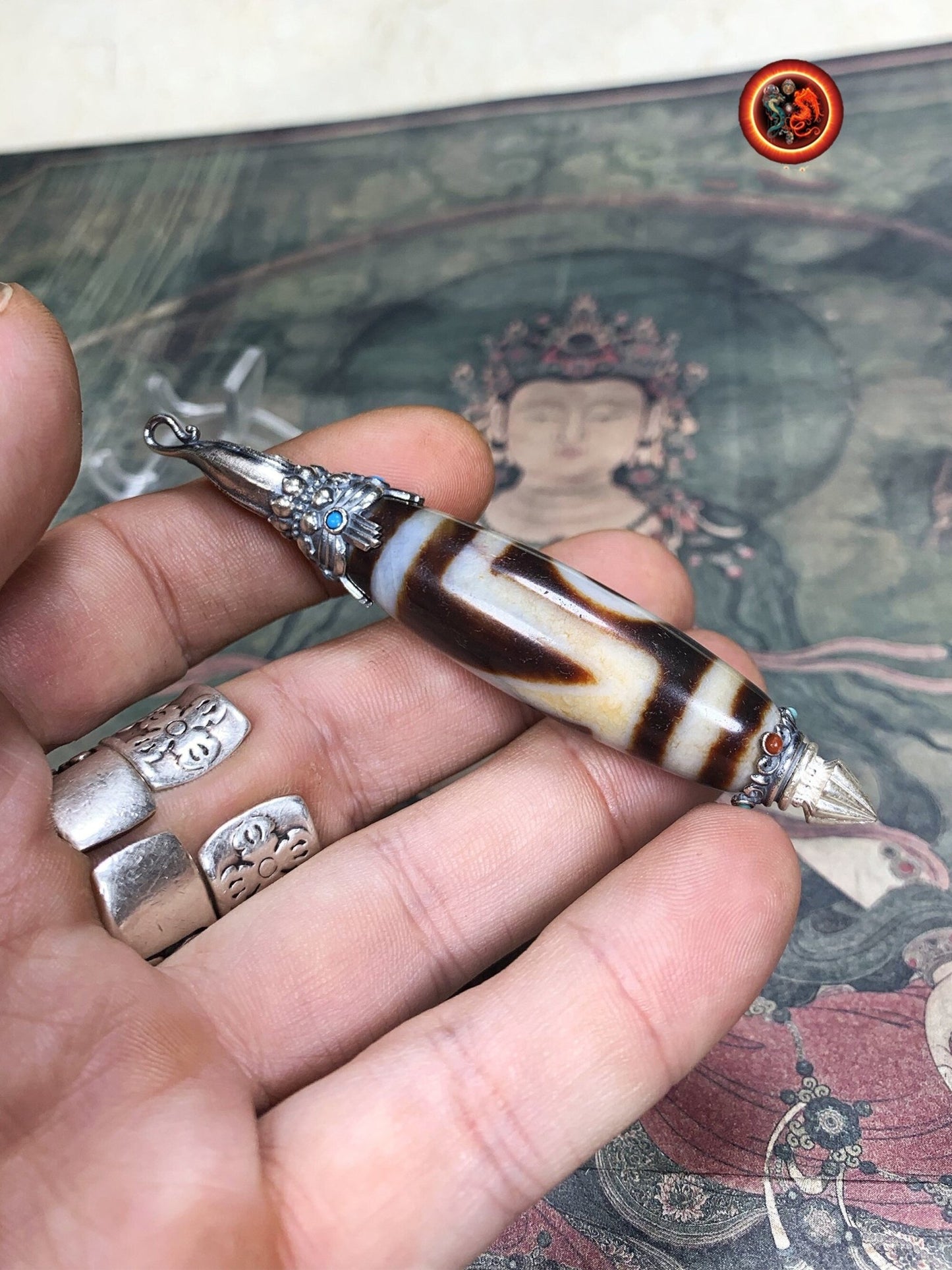 Pendentif DZI tibetain authentique. Protection tibétaine. enchâssé dans son reliquaire en argent 925. Bouddha en méditation. Turquoise agate - obsidian dragon