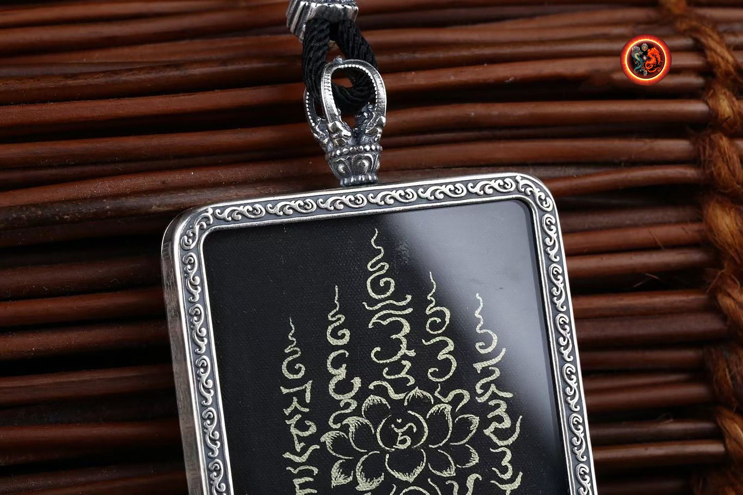 pendentif Sak Yant