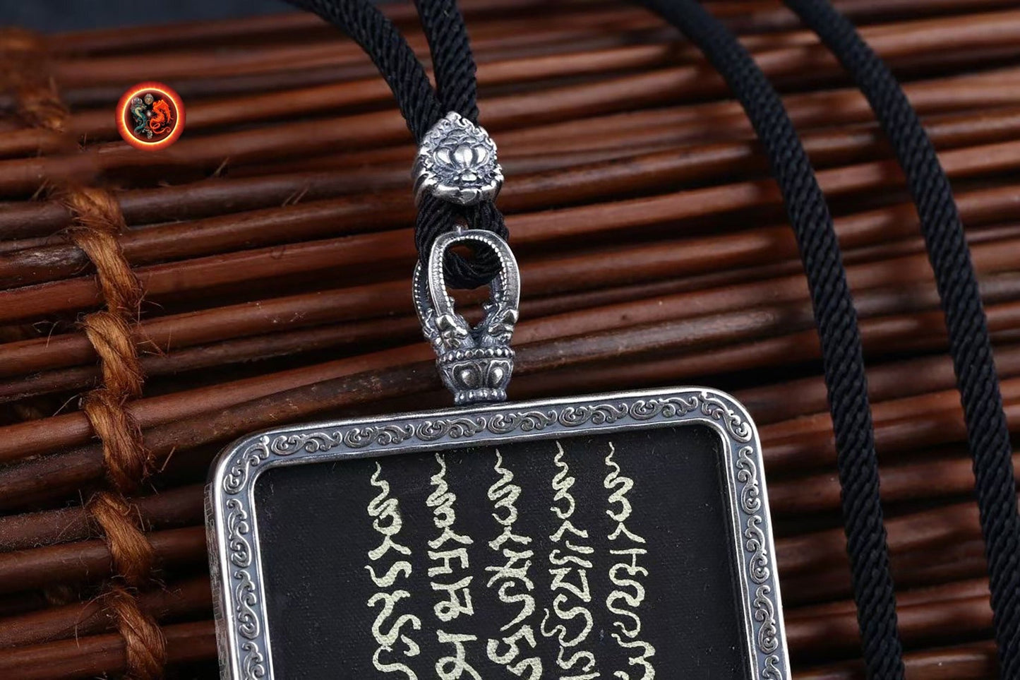 pendentif Sak Yant