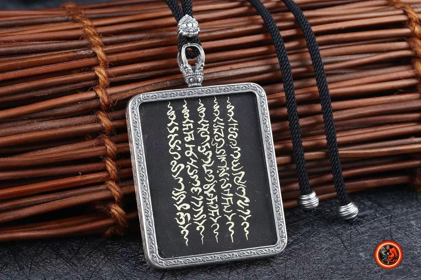 pendentif Sak Yant