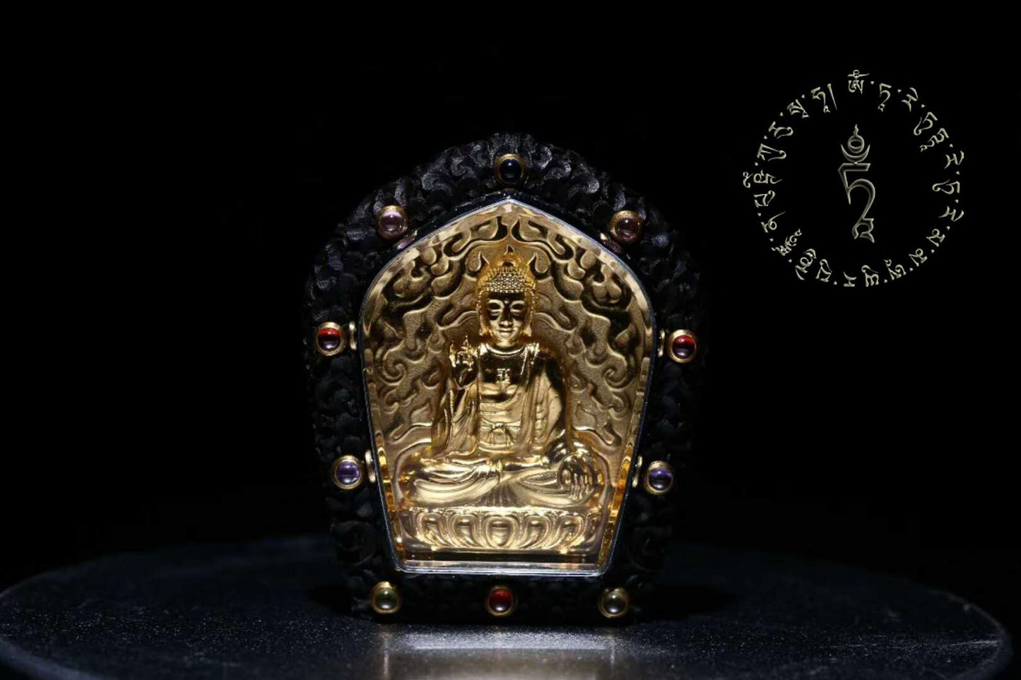 Ghau- Pendentif Bouddha Vairocana