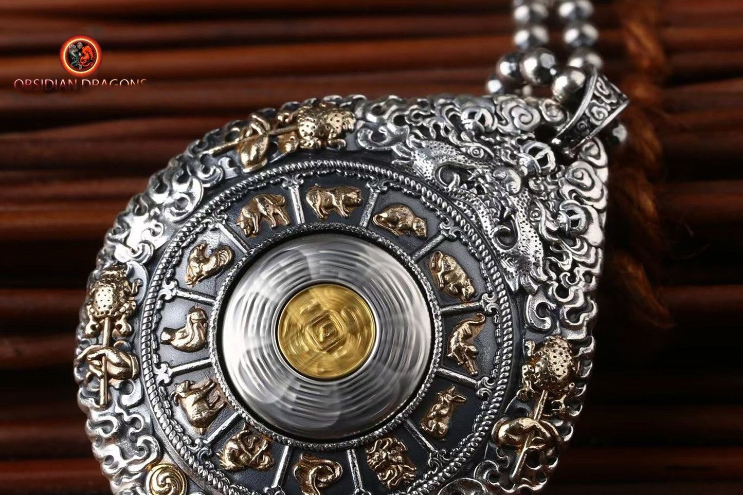 Pendentif tangka- Déité de la richesse Zakiram