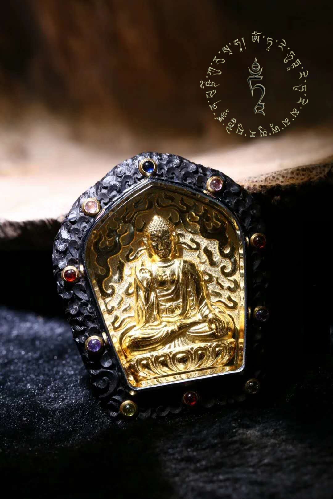 Ghau- Pendentif Bouddha Vairocana
