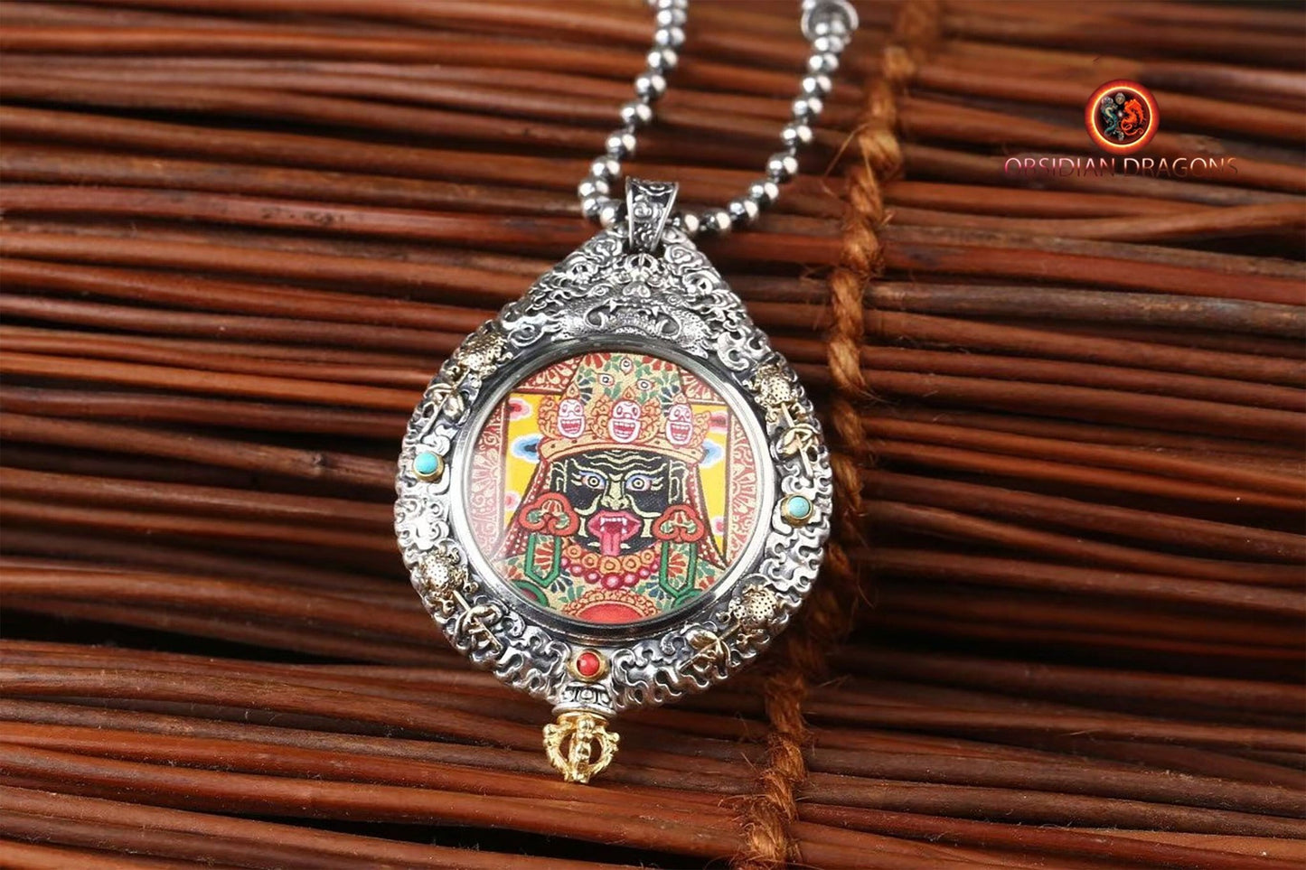 Pendentif tangka- Déité de la richesse Zakiram