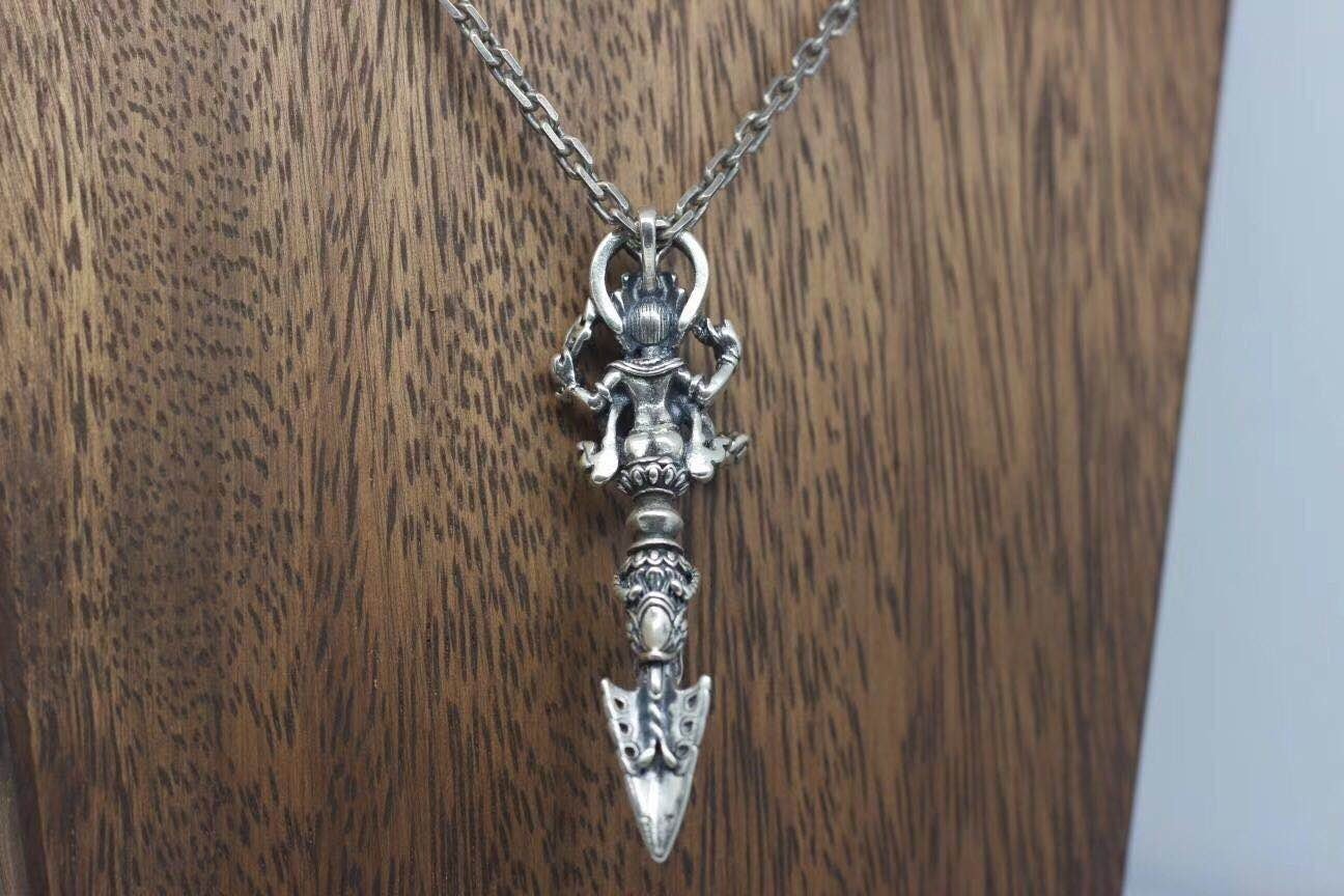 Phurba, Pendentif traditionnel. Ganesh trônant sur une Phurba. protection bouddhiste Tantrique Vajrayana. Argent 925 - obsidian dragon