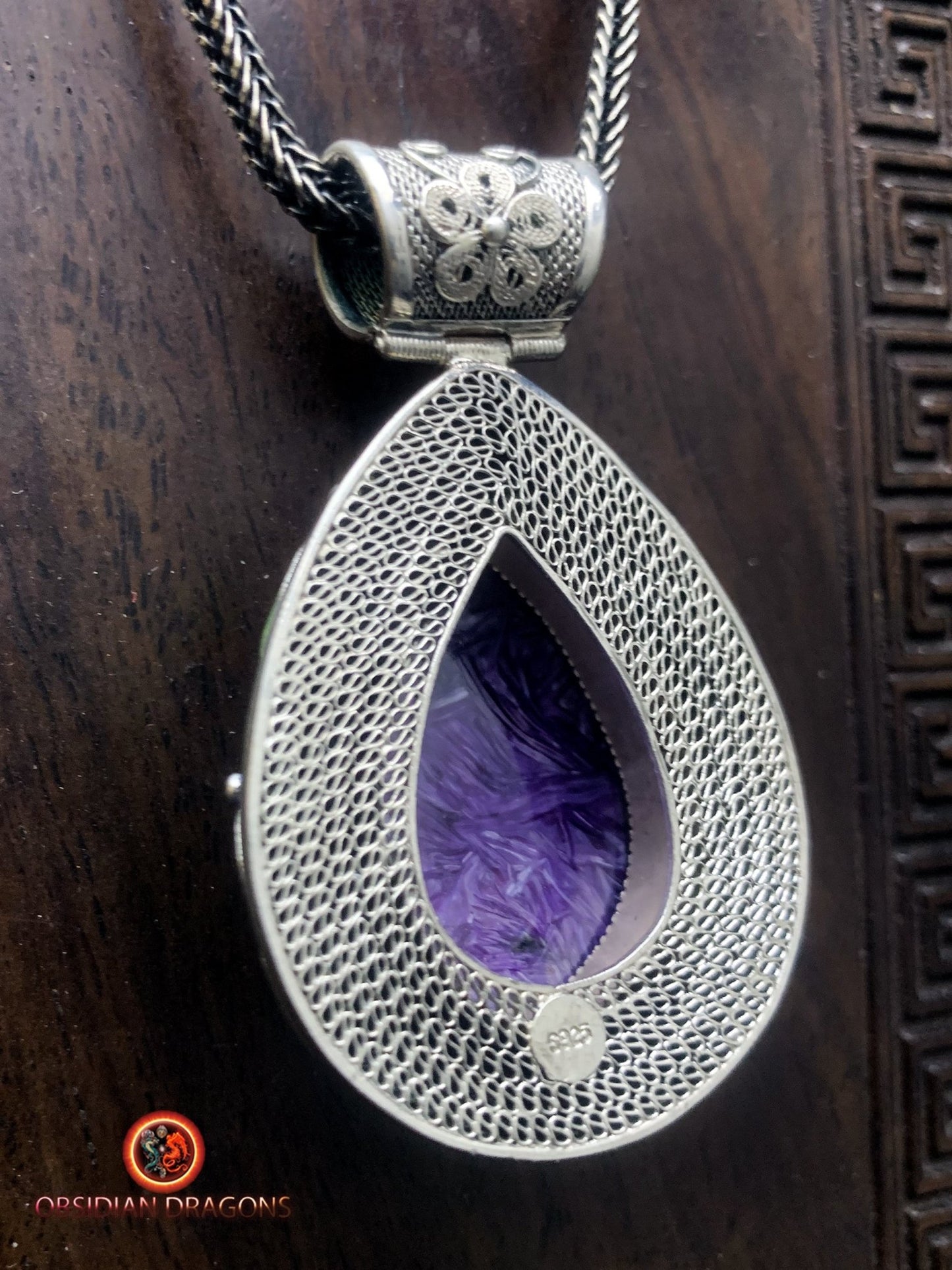 Pendentif charoïte serti en argent filigrané- Cité interdite | obsidian dragons