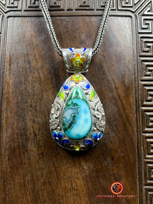 Pendentif en chrysocolle serti en argent filigrané | obsidian dragons