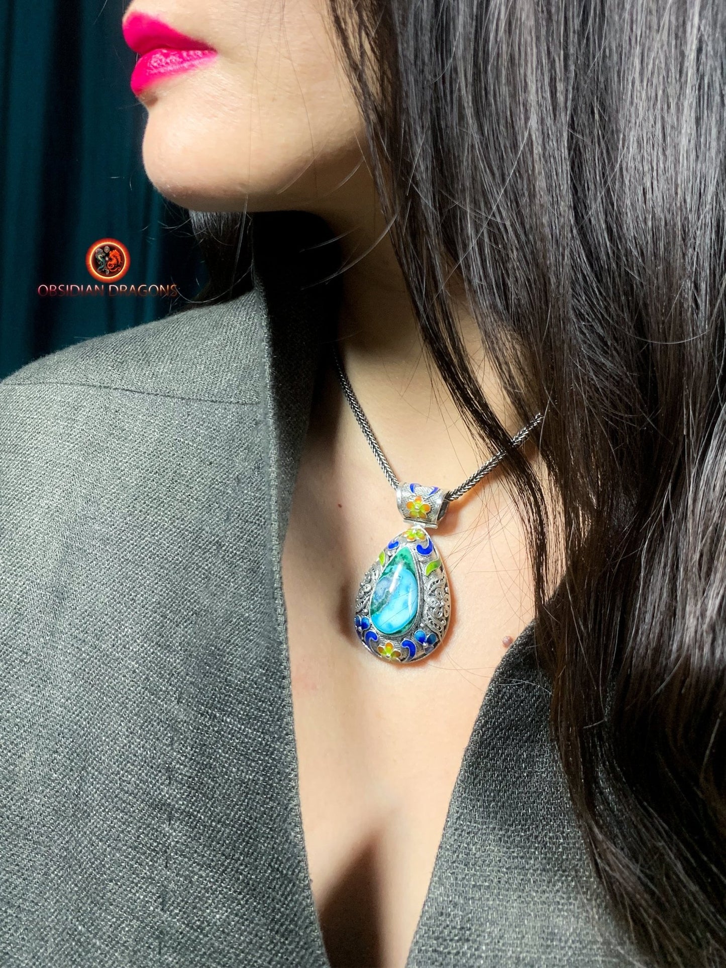 Pendentif en chrysocolle serti en argent filigrané | obsidian dragons