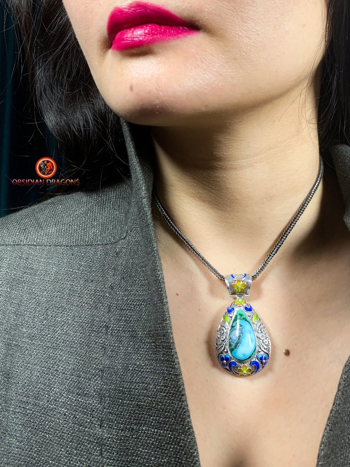 Pendentif en chrysocolle serti en argent filigrané | obsidian dragons