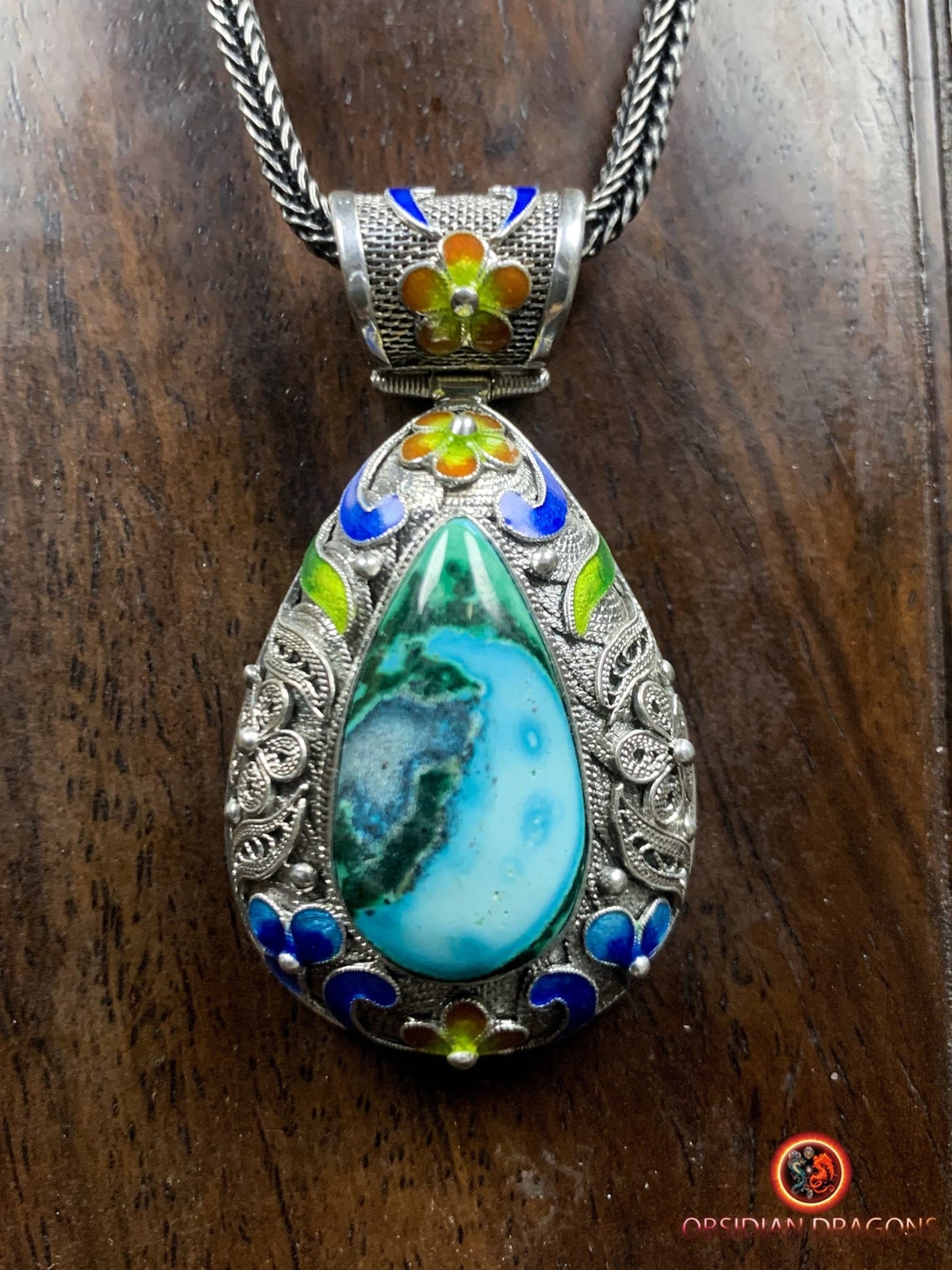 Pendentif en chrysocolle serti en argent filigrané | obsidian dragons