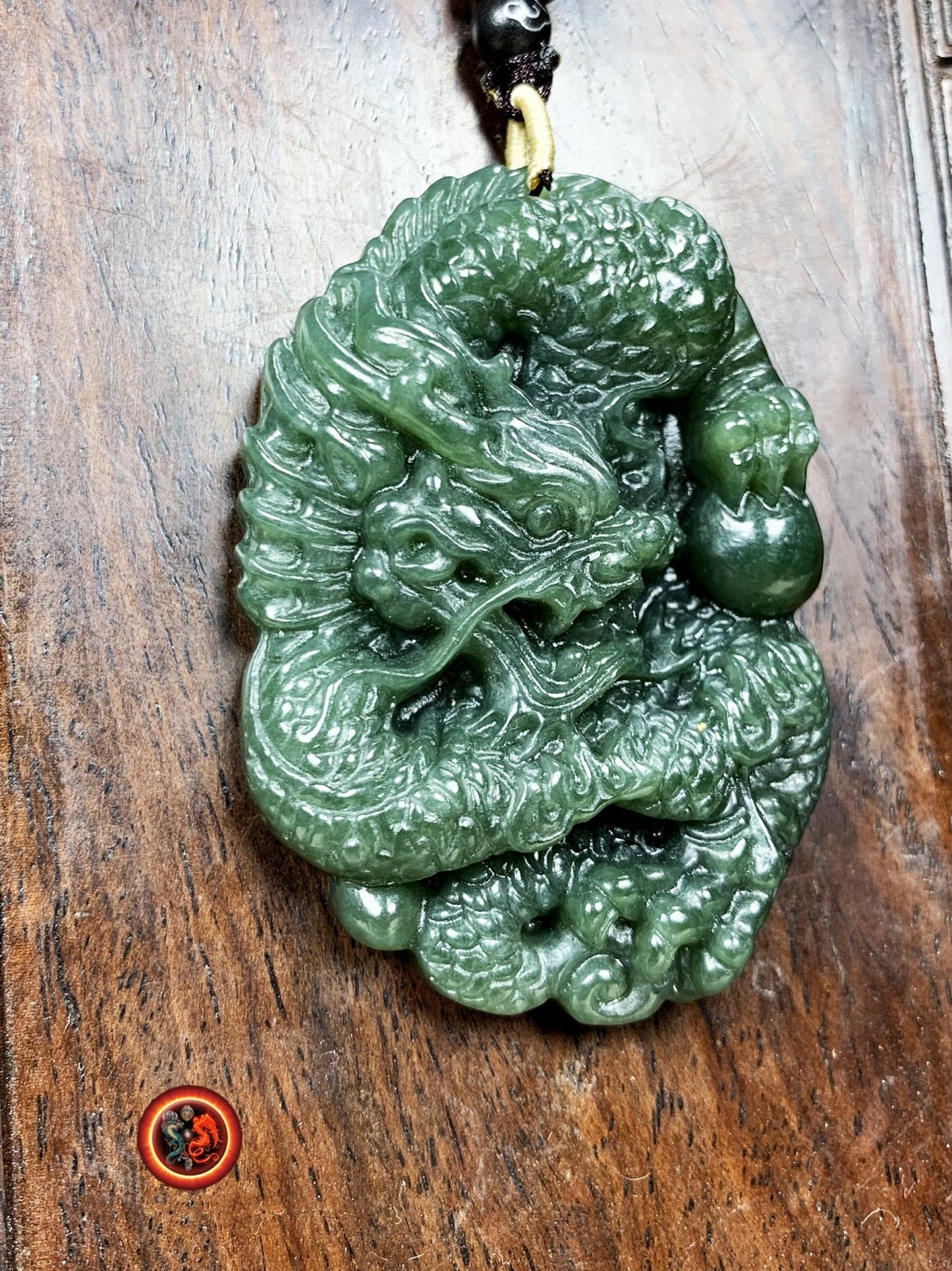 Pendentif dragon en jade. Protection, talisman Feng Shui. Jade néphrite naturel expertisé. Entièrement réalisé artisanalement - obsidian dragon