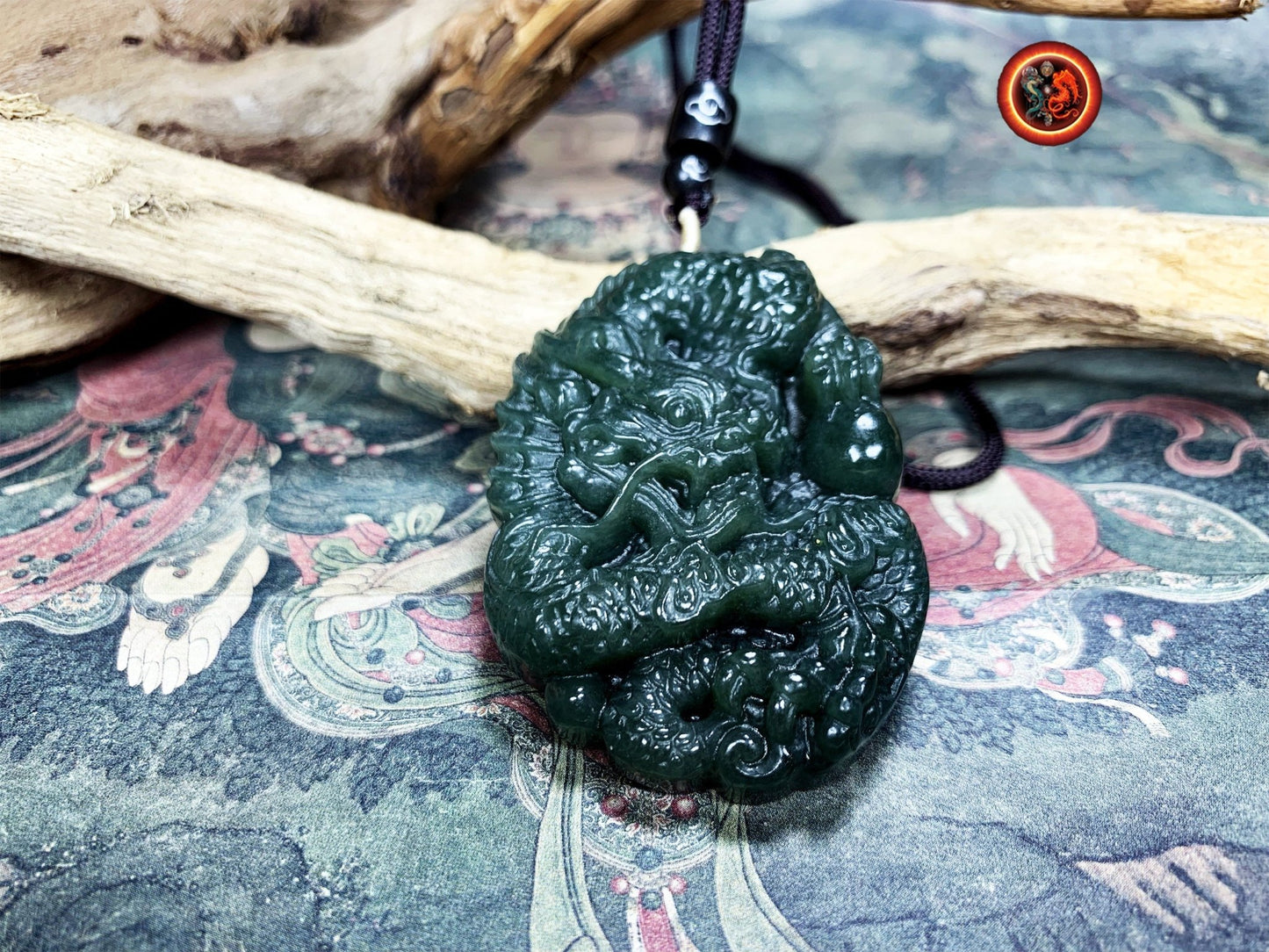 Pendentif dragon en jade. Protection, talisman Feng Shui. Jade néphrite naturel expertisé. Entièrement réalisé artisanalement - obsidian dragon