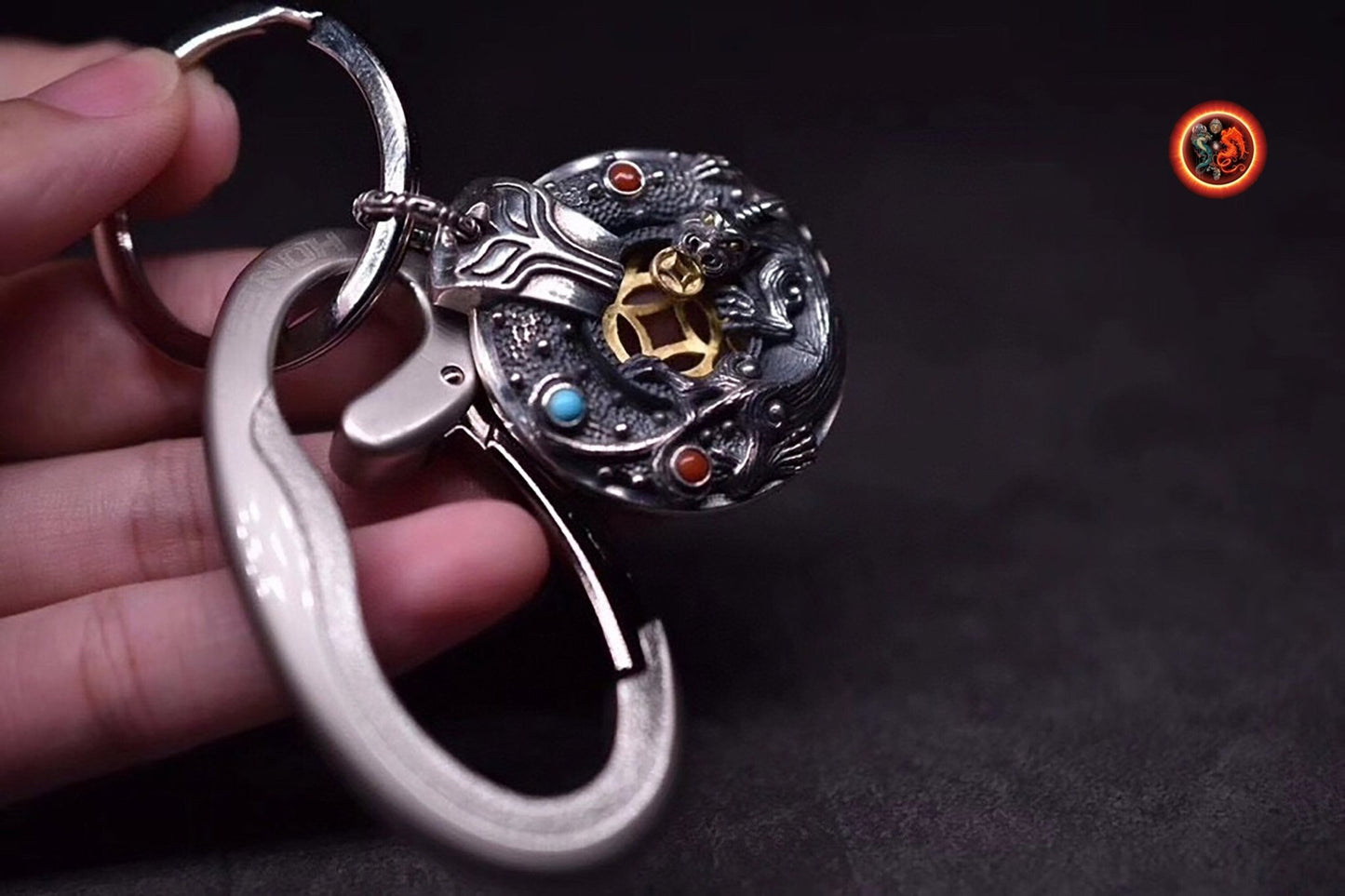 pendentif dragon pixiu. talisman, amulette de protection feng shui. Bonne fortune. Argent 925 poinçonné, cuivre, turquoise, agate nan hong. - obsidian dragon