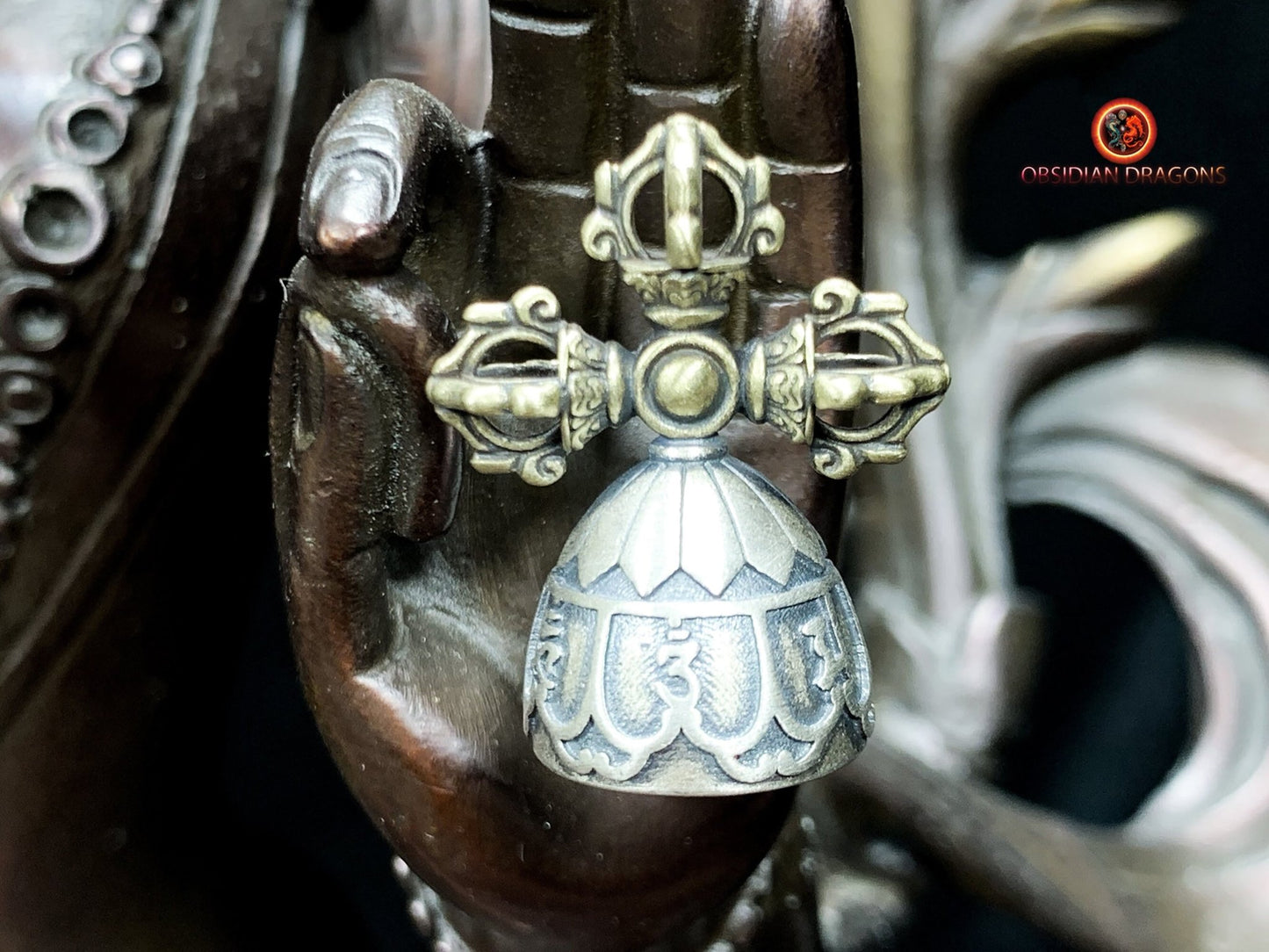 Pendentif tibetain. cloche/drilbou de cérémonie vajrayana. Argent 925 - obsidian dragon