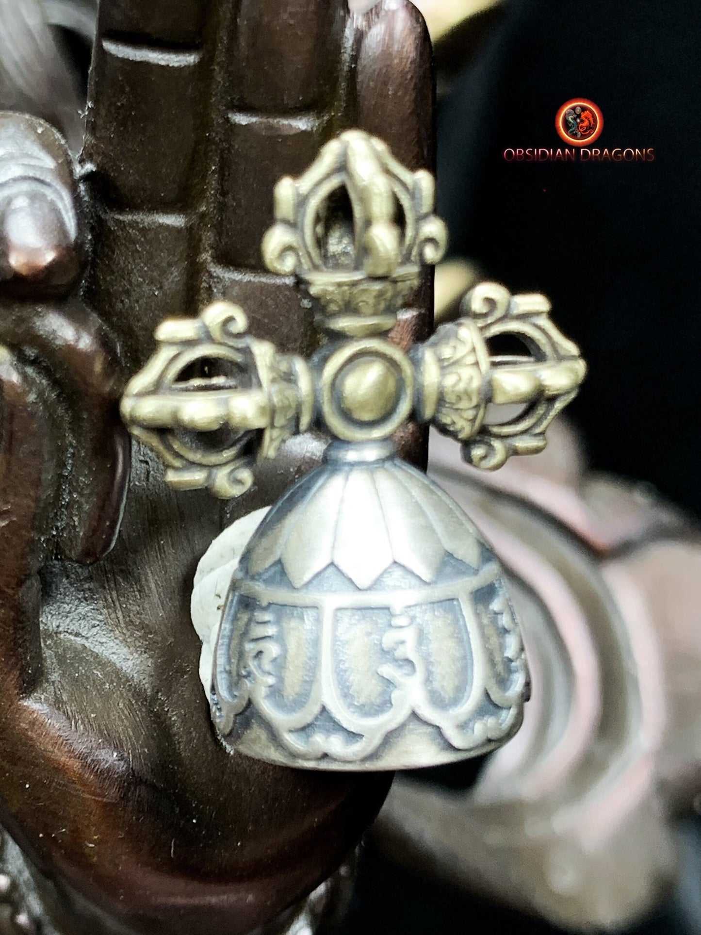 Pendentif tibetain. cloche/drilbou de cérémonie vajrayana. Argent 925 - obsidian dragon