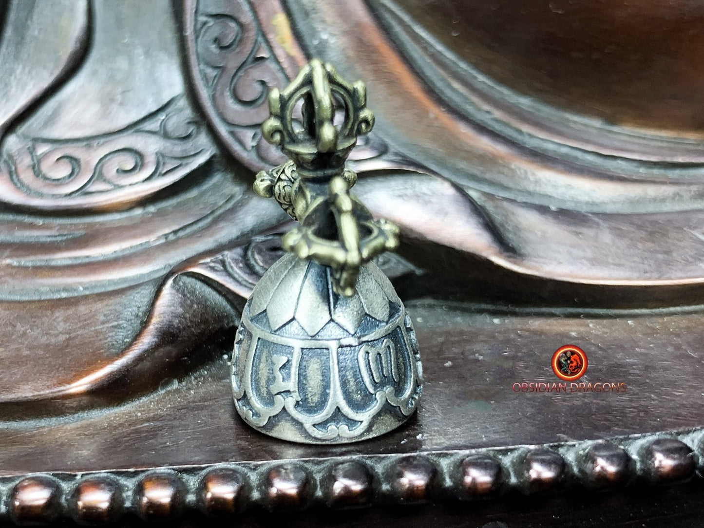 Pendentif tibetain. cloche/drilbou de cérémonie vajrayana. Argent 925 - obsidian dragon