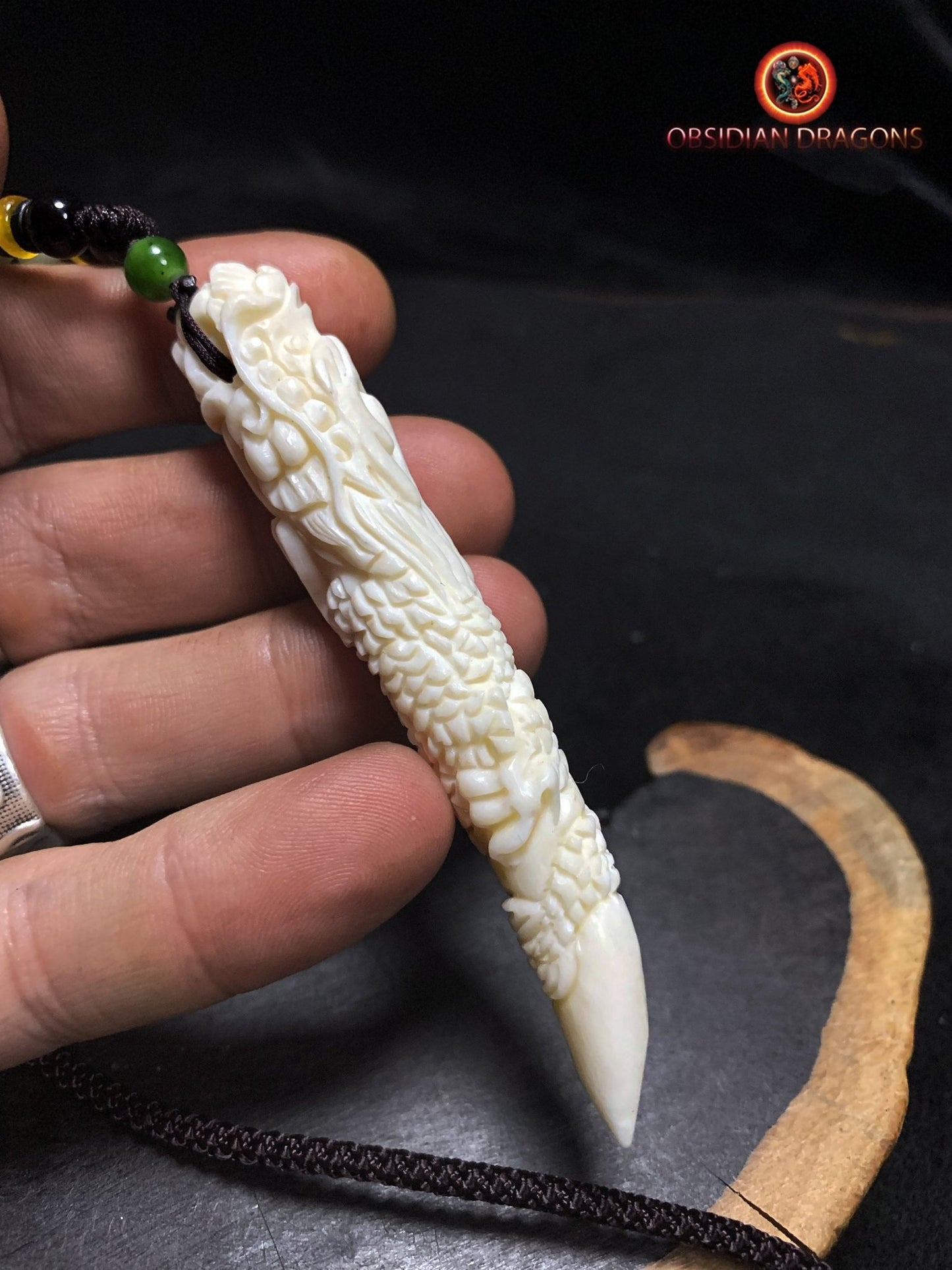 Pendentif griffe de dragon - Os - Unique et Mystique