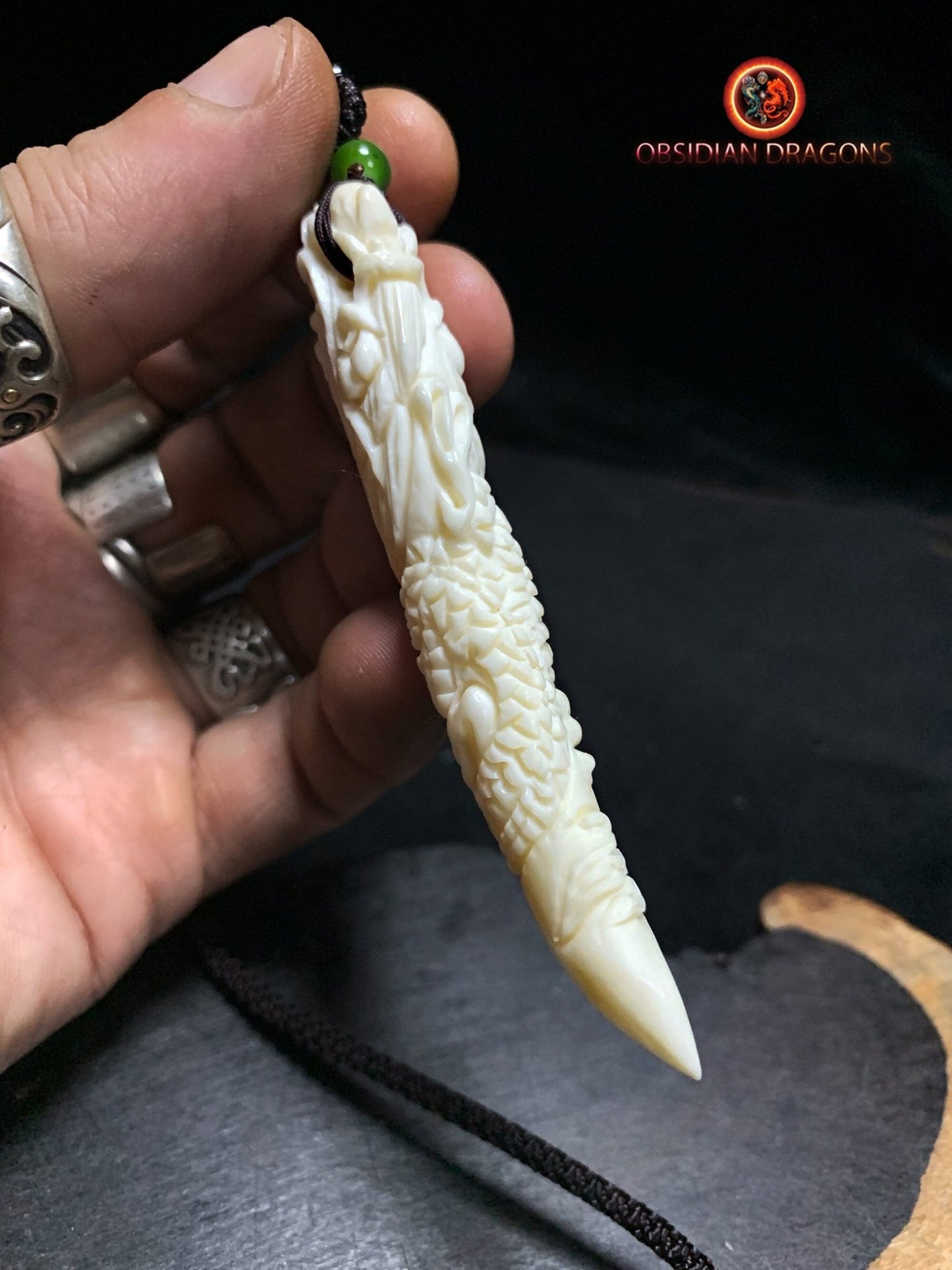 Pendentif griffe de dragon - Os - Unique et Mystique