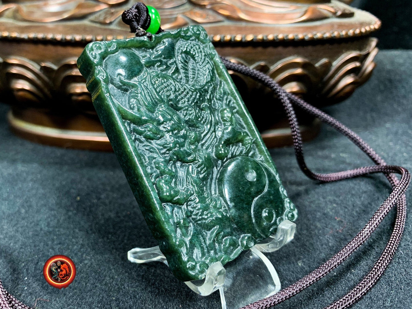 pendentif dragon en jade. Protection Feng Shui, Taoïste. jade naturel expertisé garanti sans aucun traitement. Monté sur cordon réglable - obsidian dragon