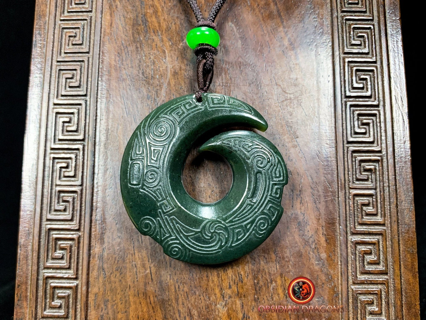 Pendentif en Jade Porte-Bonheur : Spirale de Chance
