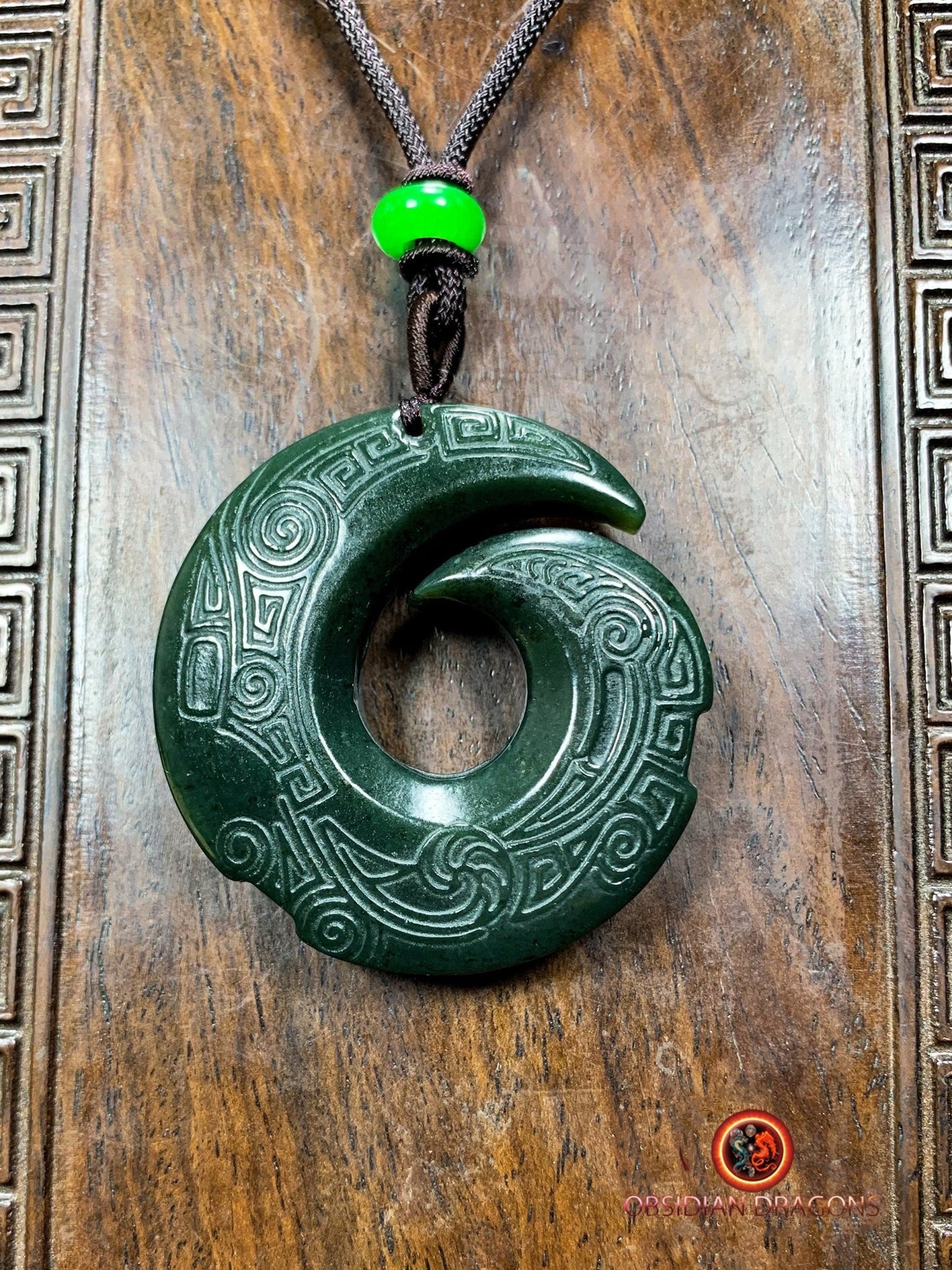 Pendentif en Jade Porte-Bonheur : Spirale de Chance