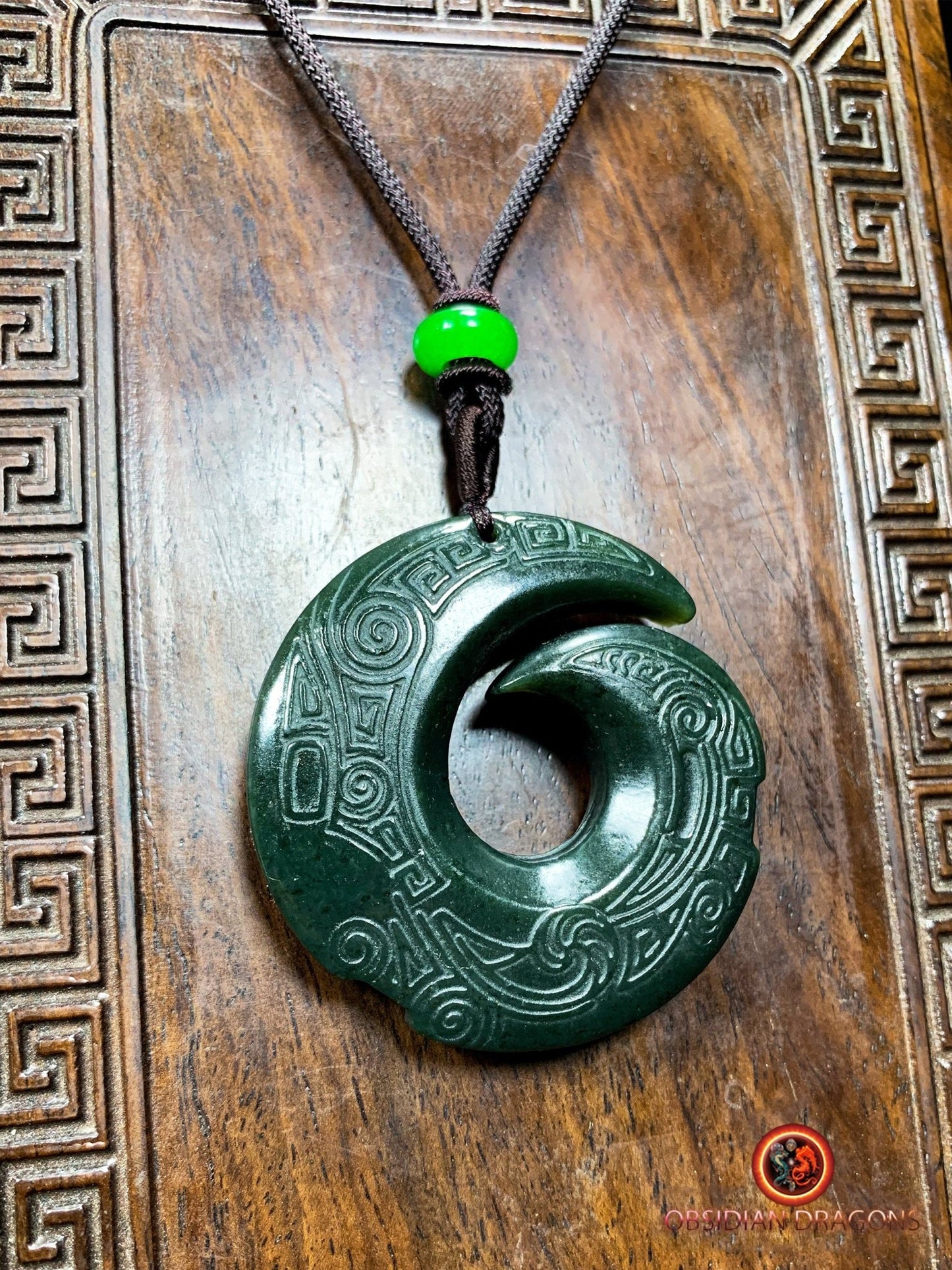Pendentif en Jade Porte-Bonheur : Spirale de Chance