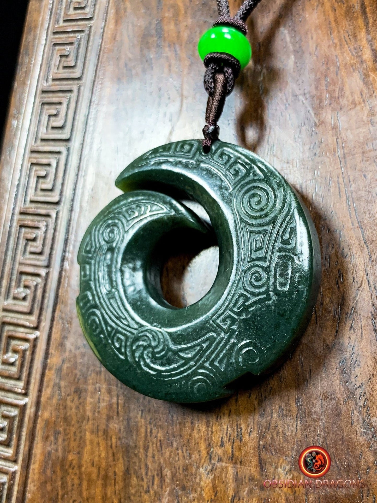 Pendentif en Jade Porte-Bonheur : Spirale de Chance