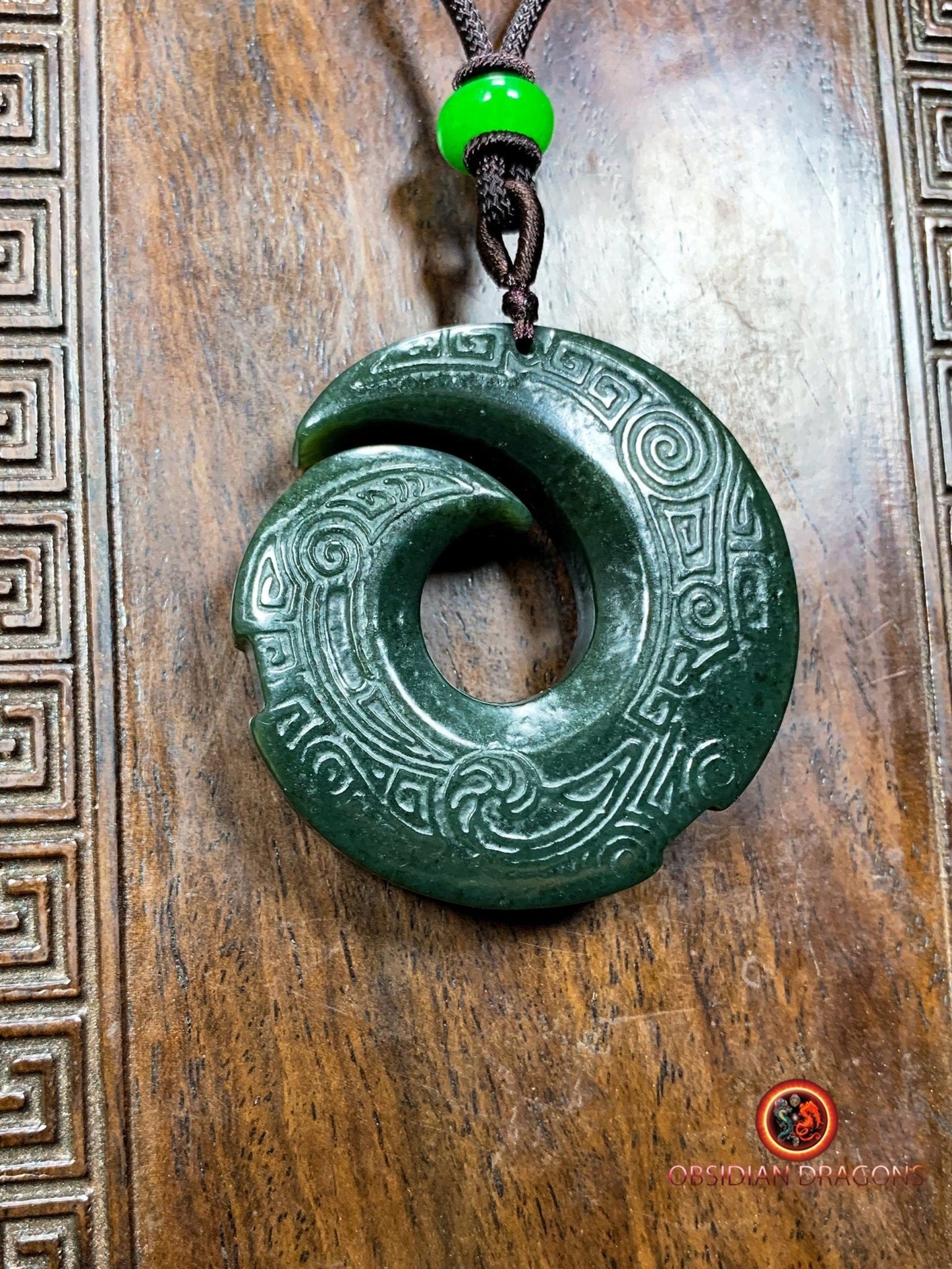 Pendentif en Jade Porte-Bonheur : Spirale de Chance
