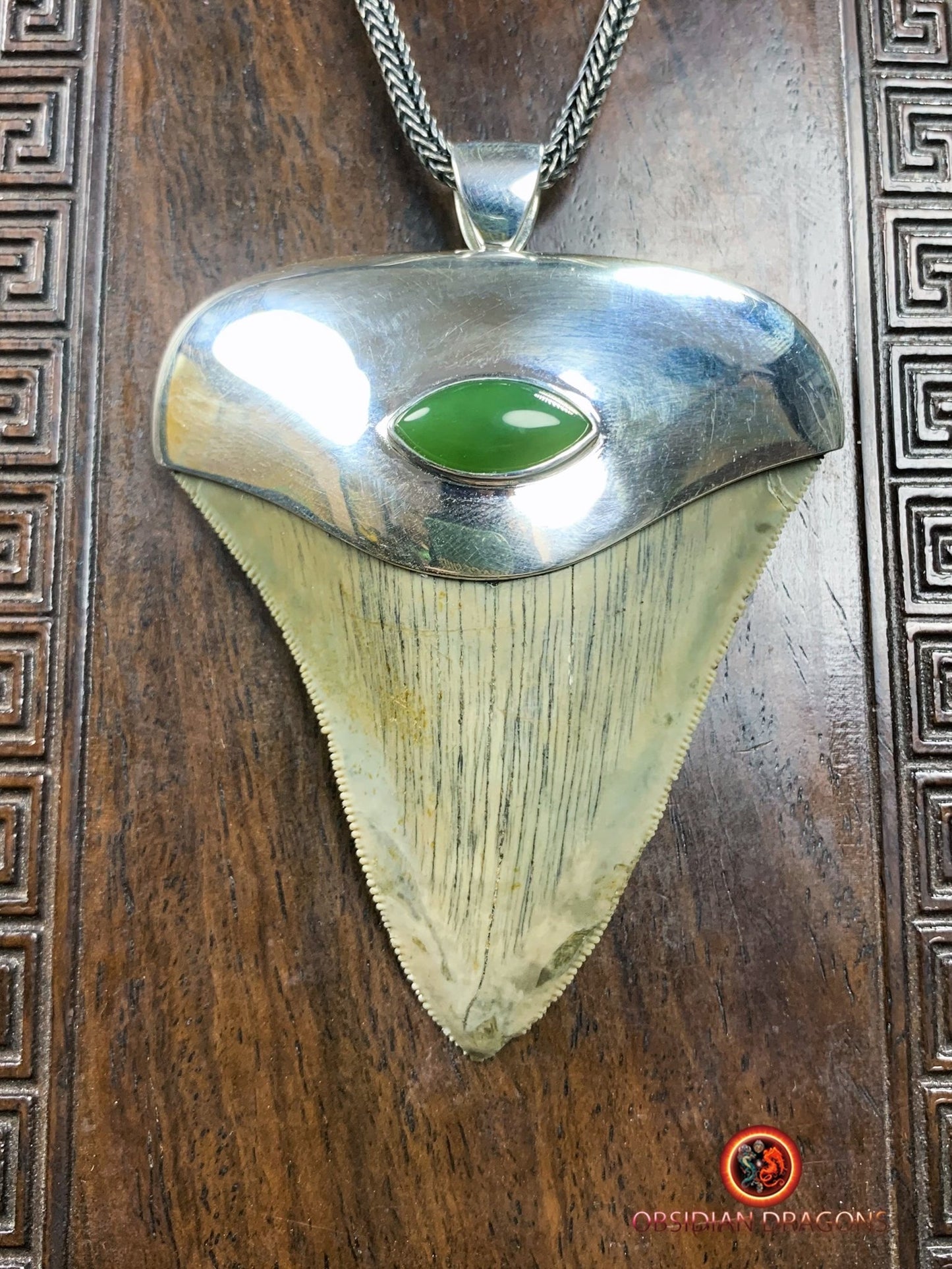 Pendentif Dent de Mégalodon - Jade Polaire - Argent 925