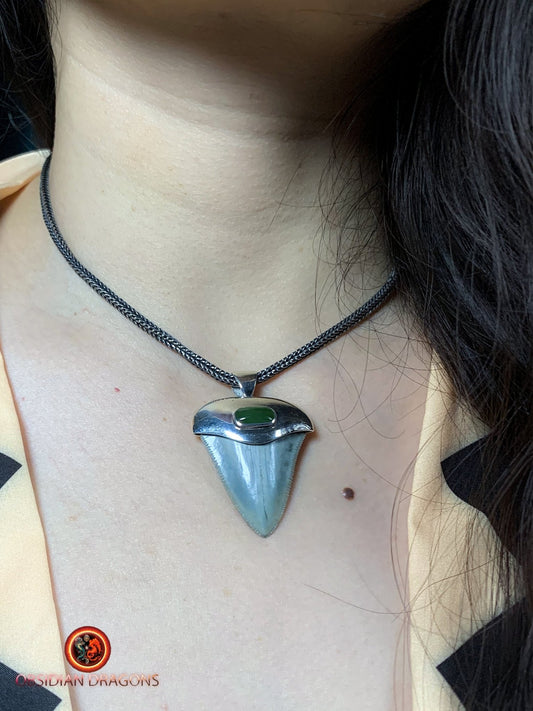 Pendentif Dent de Mégalodon - Jade- Argent 925